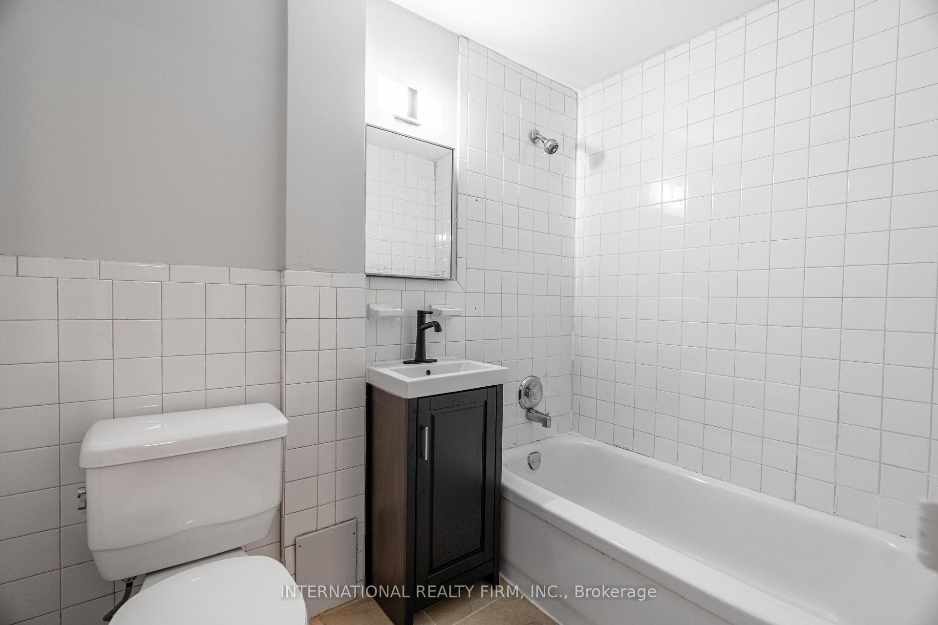24 Brookside Street 2, London South, ON N5Z 3J3