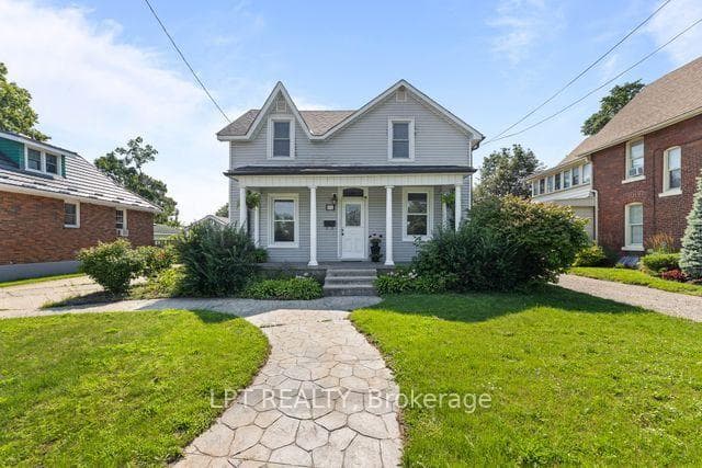 52 Parkside Drive E, Barrie, ON L4N 1W9