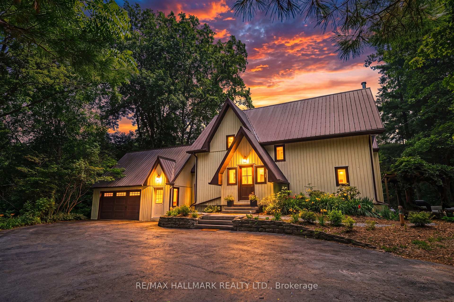 1548 Mineral Springs Road, Hamilton, ON L9H 5E3