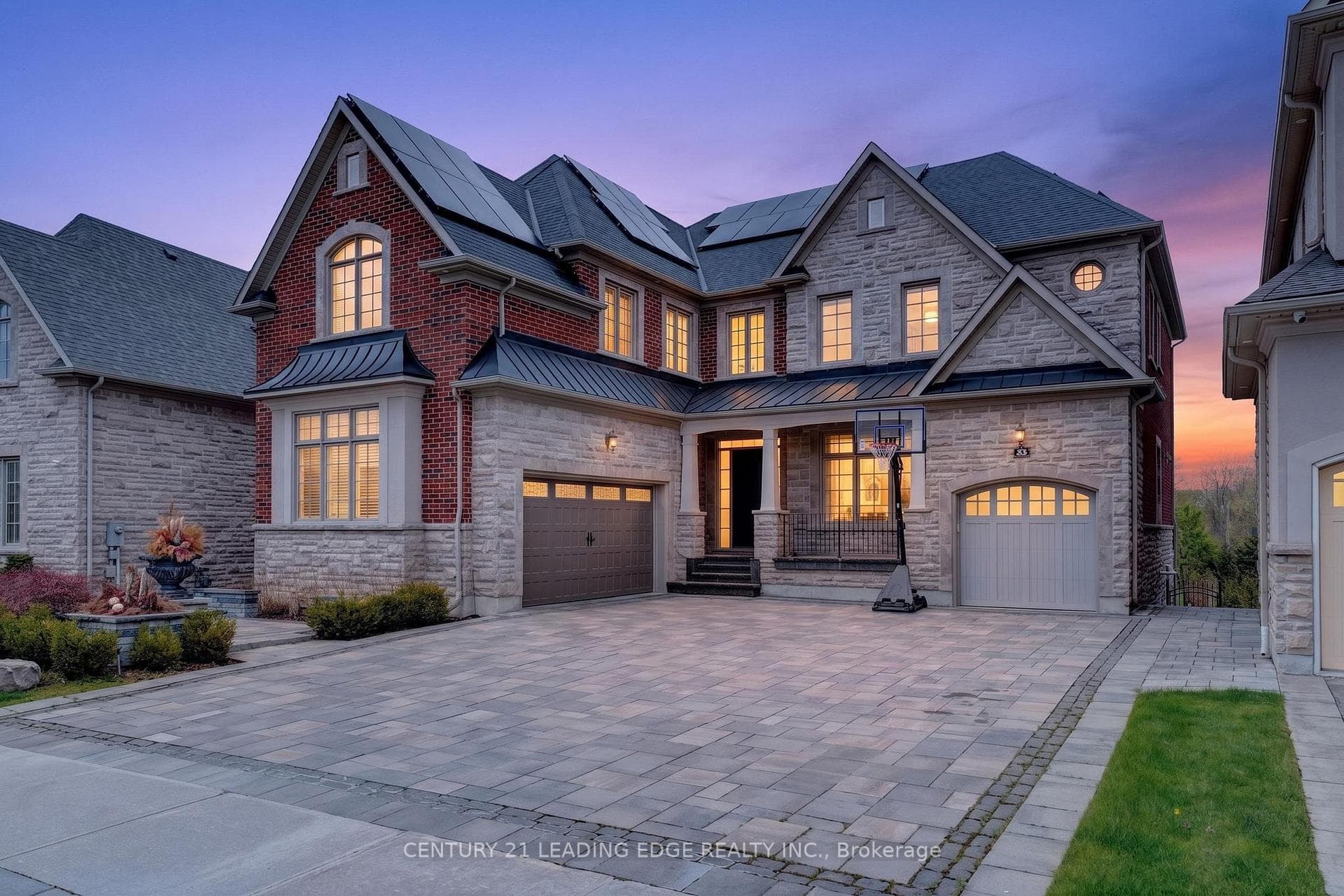 33 Stollery Pond Crescent, Markham, ON L6C 1K4