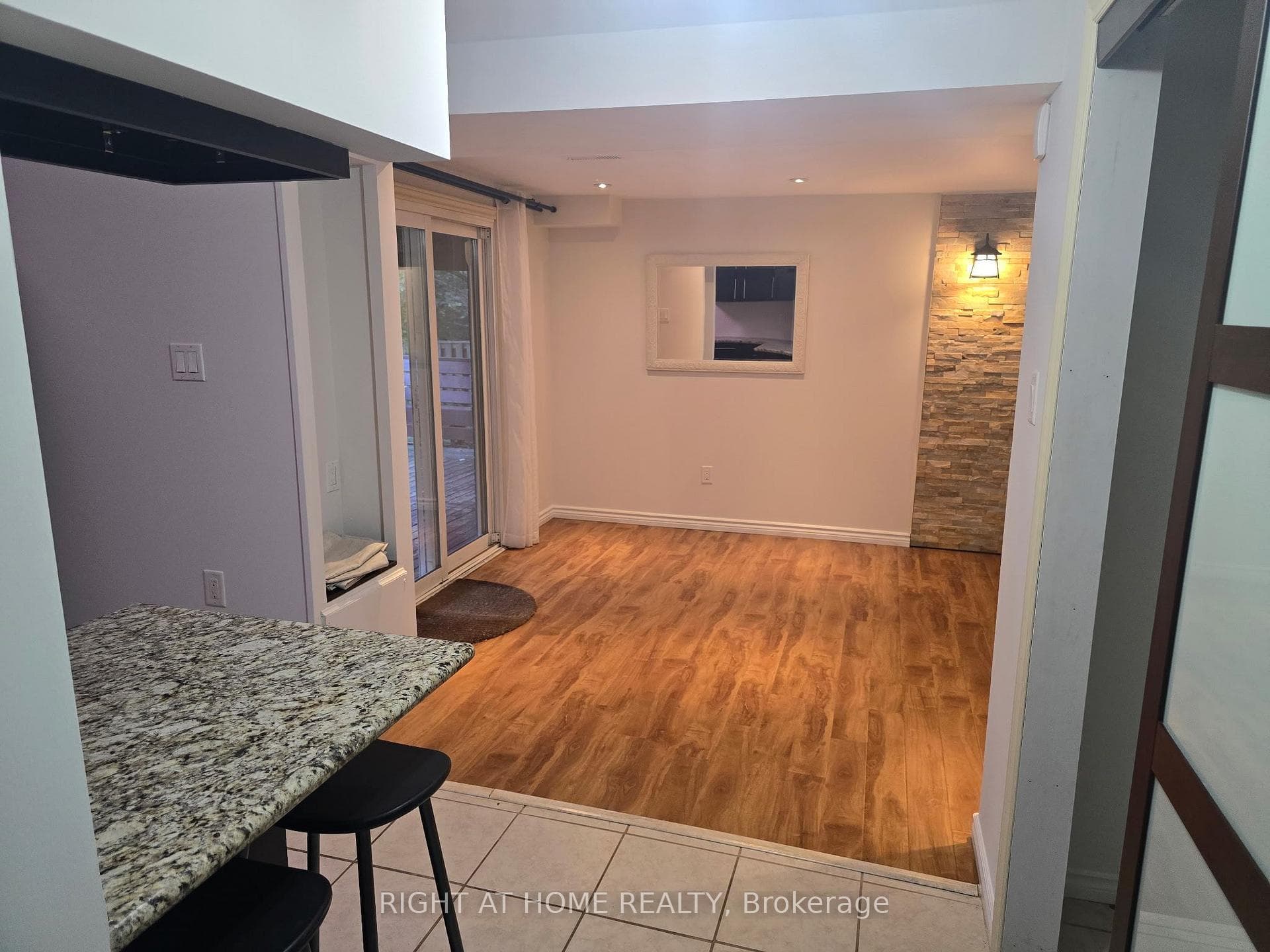 20 Lippincott Court, Richmond Hill, ON L4C 7M4