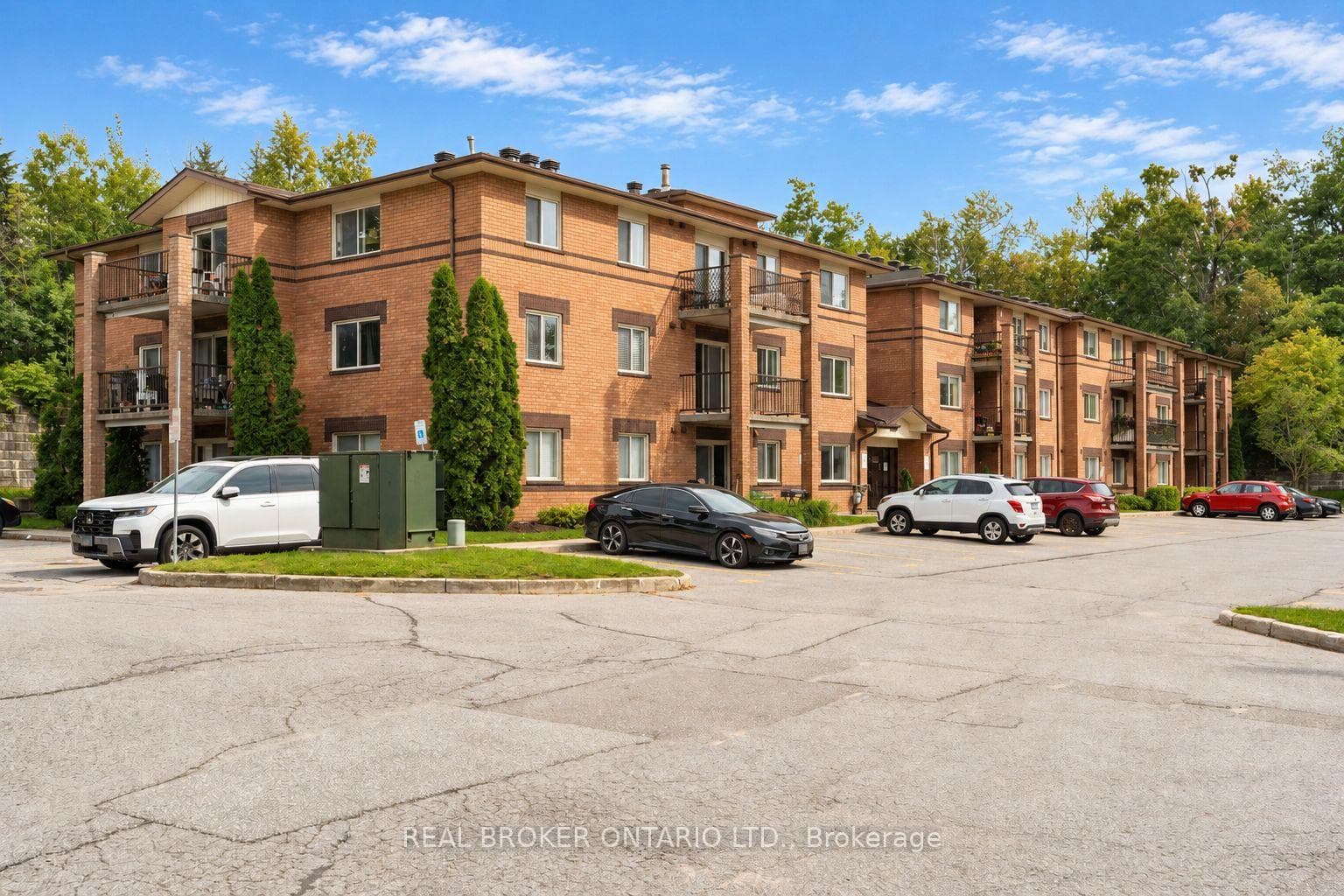 25 Meadow Lane 206, Barrie, ON L4N 7K2
