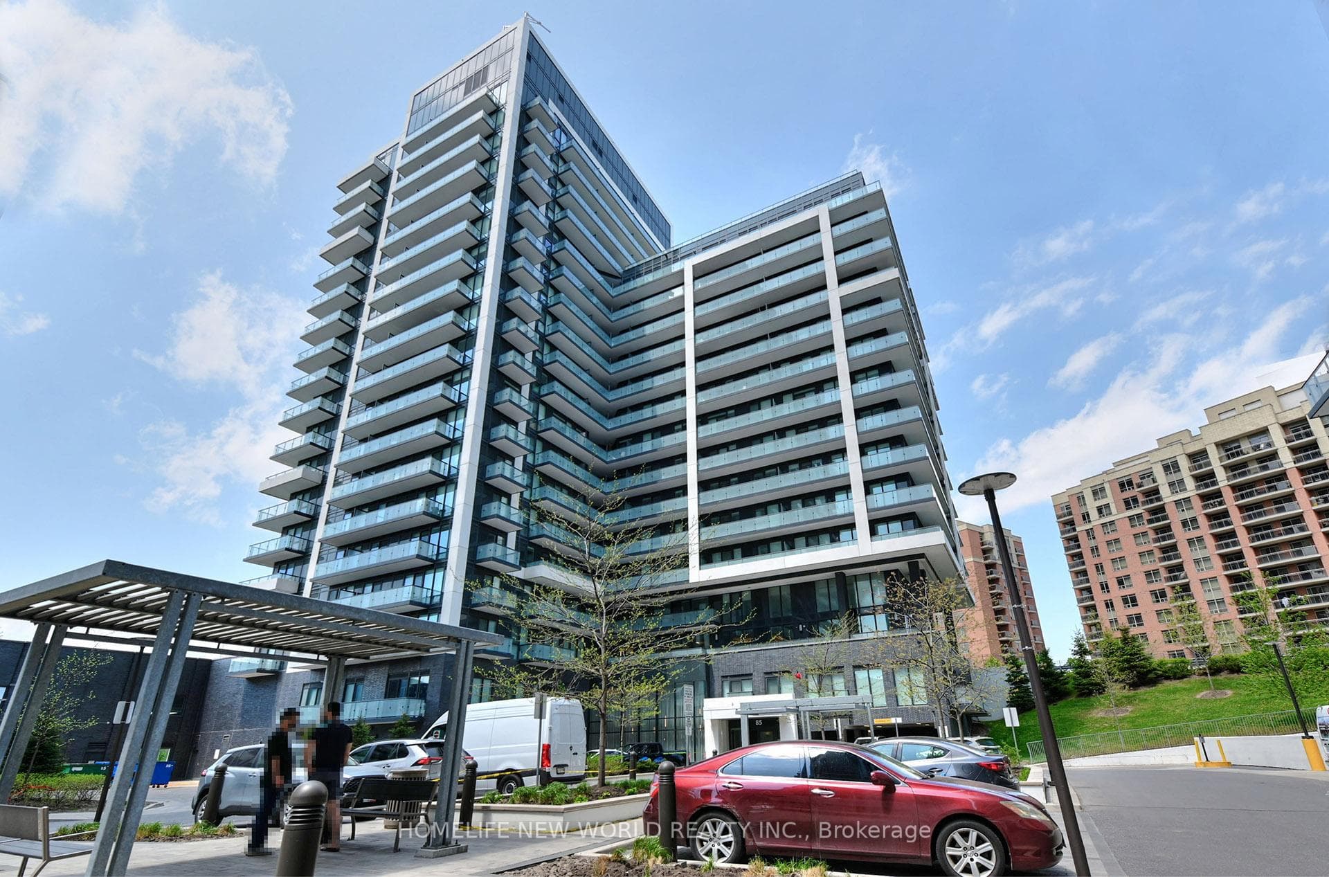 85 Oneida Crescent 811, Richmond Hill, ON L4B 0H3