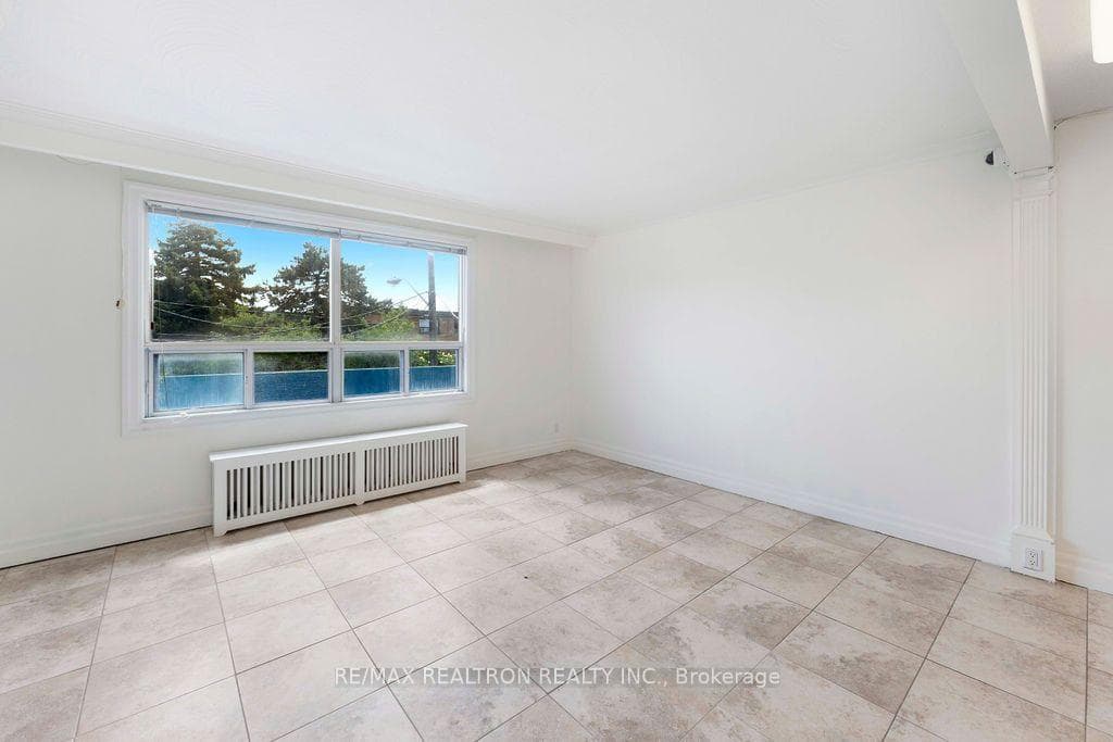930 Wilson Avenue 1, Toronto, ON M3K 1E7