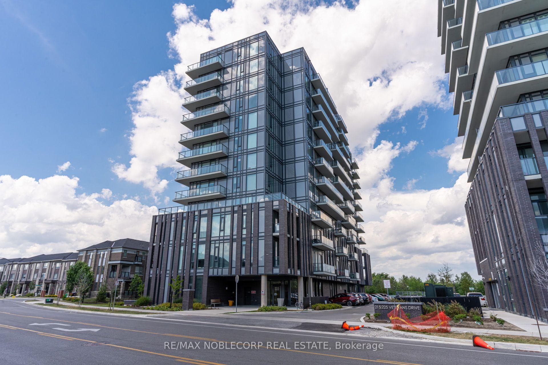 225 Veterans Drive 805, Brampton, ON L7A 5L7