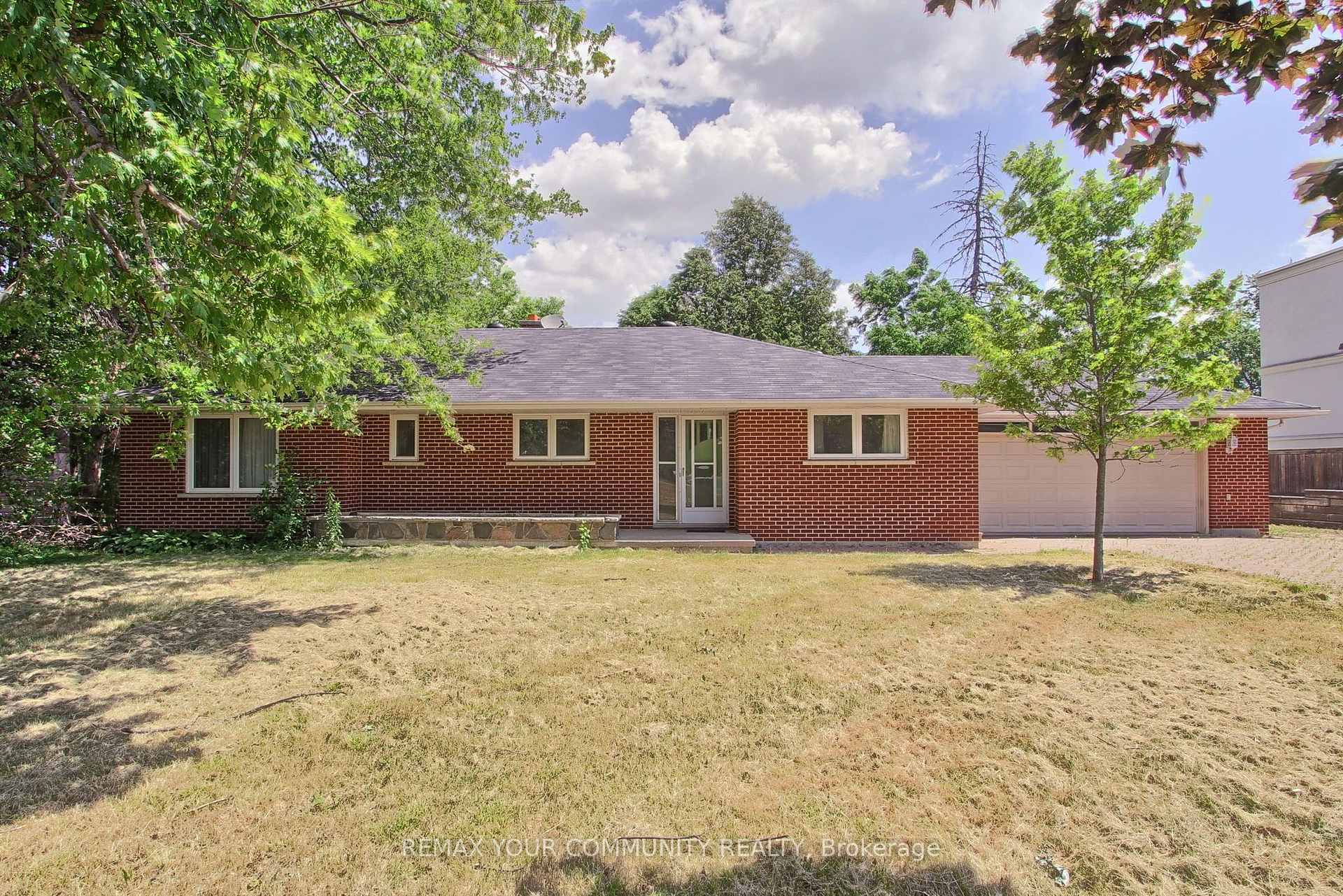 9947 Woodbine Avenue, Markham, ON L6C 1H7