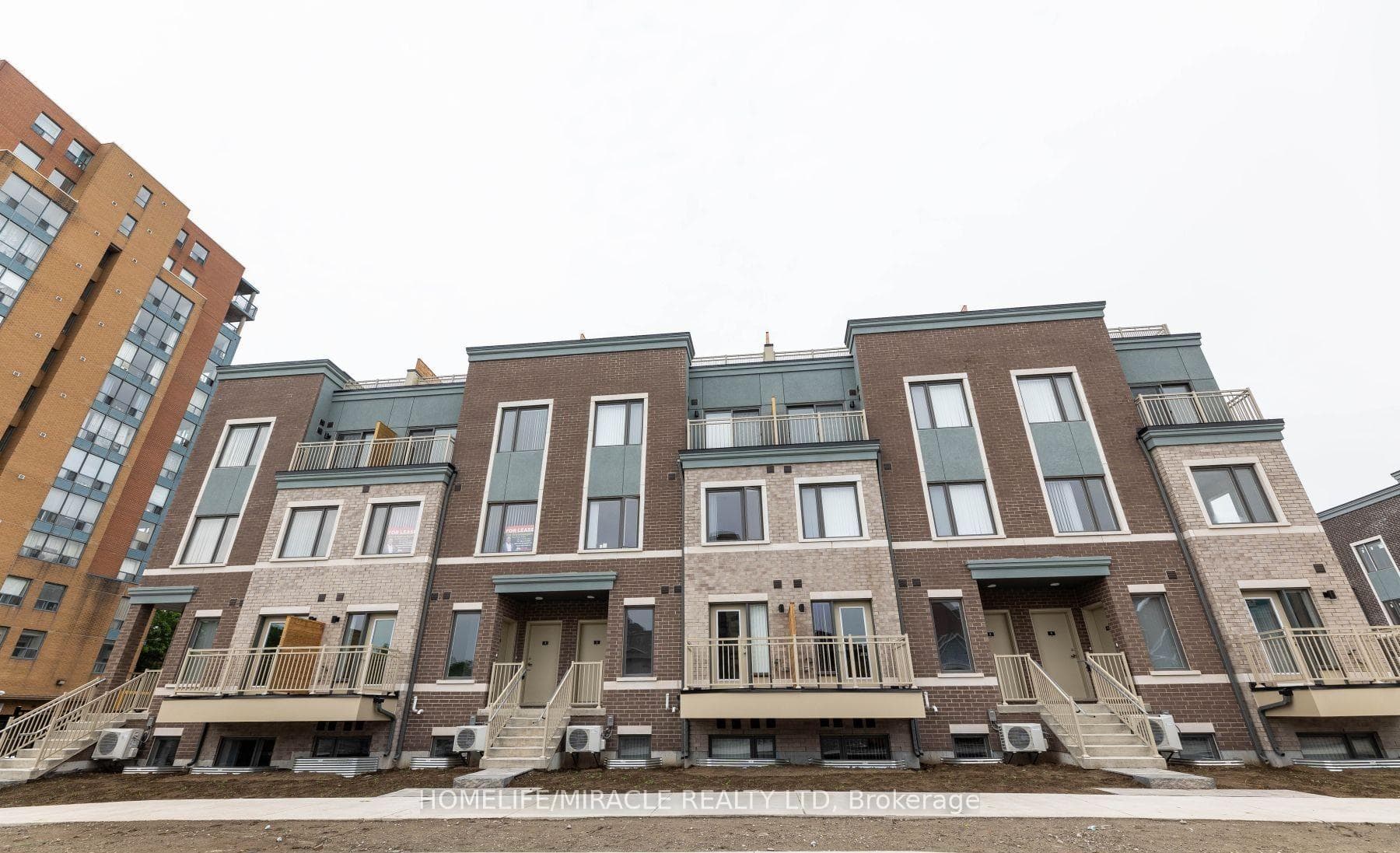 20 Lloyd Jane Lane 166, Toronto, ON M8V 0J5
