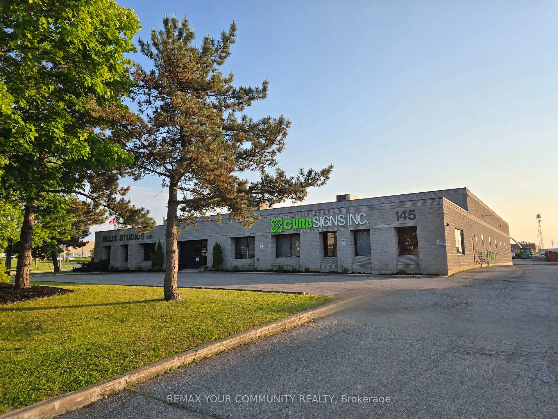 145 Engelhard Drive, Aurora, ON L4G 3V1