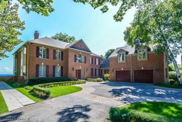 16 Ennisclare Drive W, Oakville, ON L6J 4N2