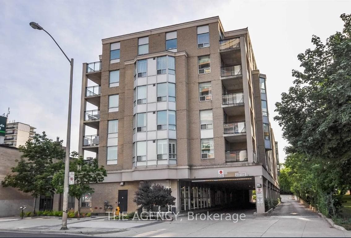 5940 Yonge Street 207, Toronto, ON M2M 4M6