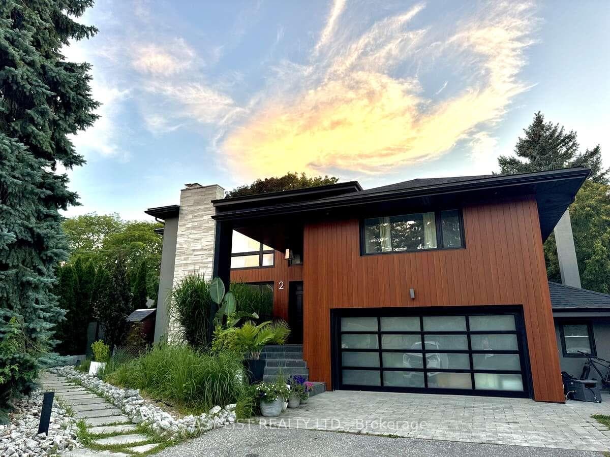 2 Princess Anne Crescent, Toronto, ON M9A 2N8