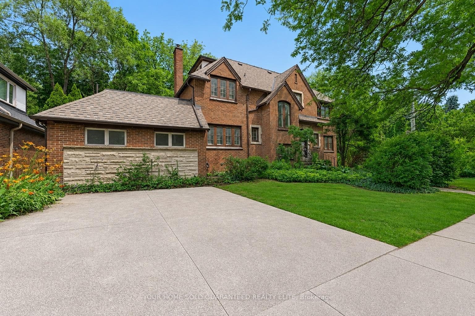 4 Forsyth Avenue N, Hamilton, ON L8S 4E1