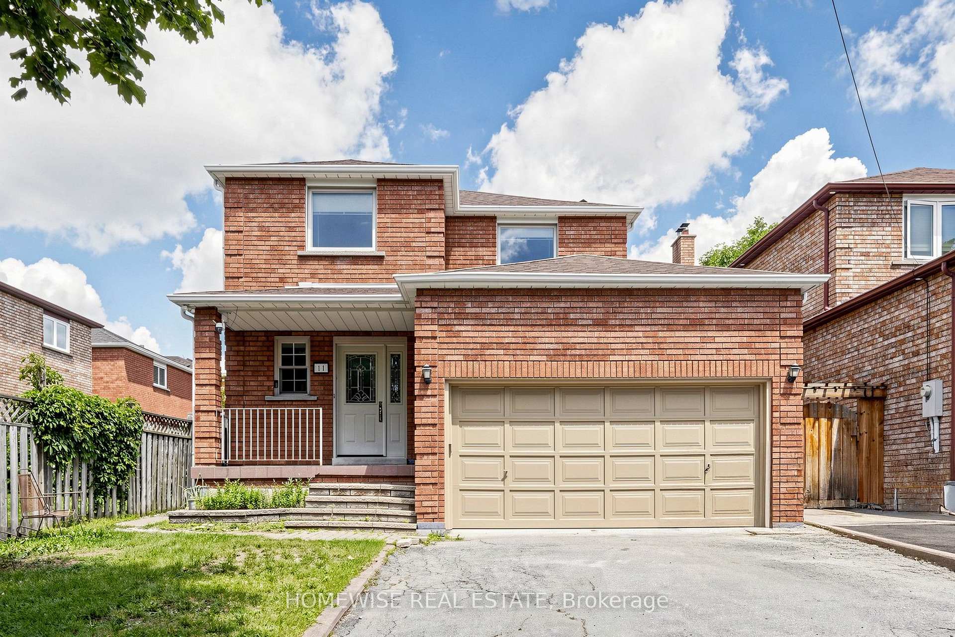 11 Briarcliffe Crescent Main, Vaughan, ON L4J 7G5