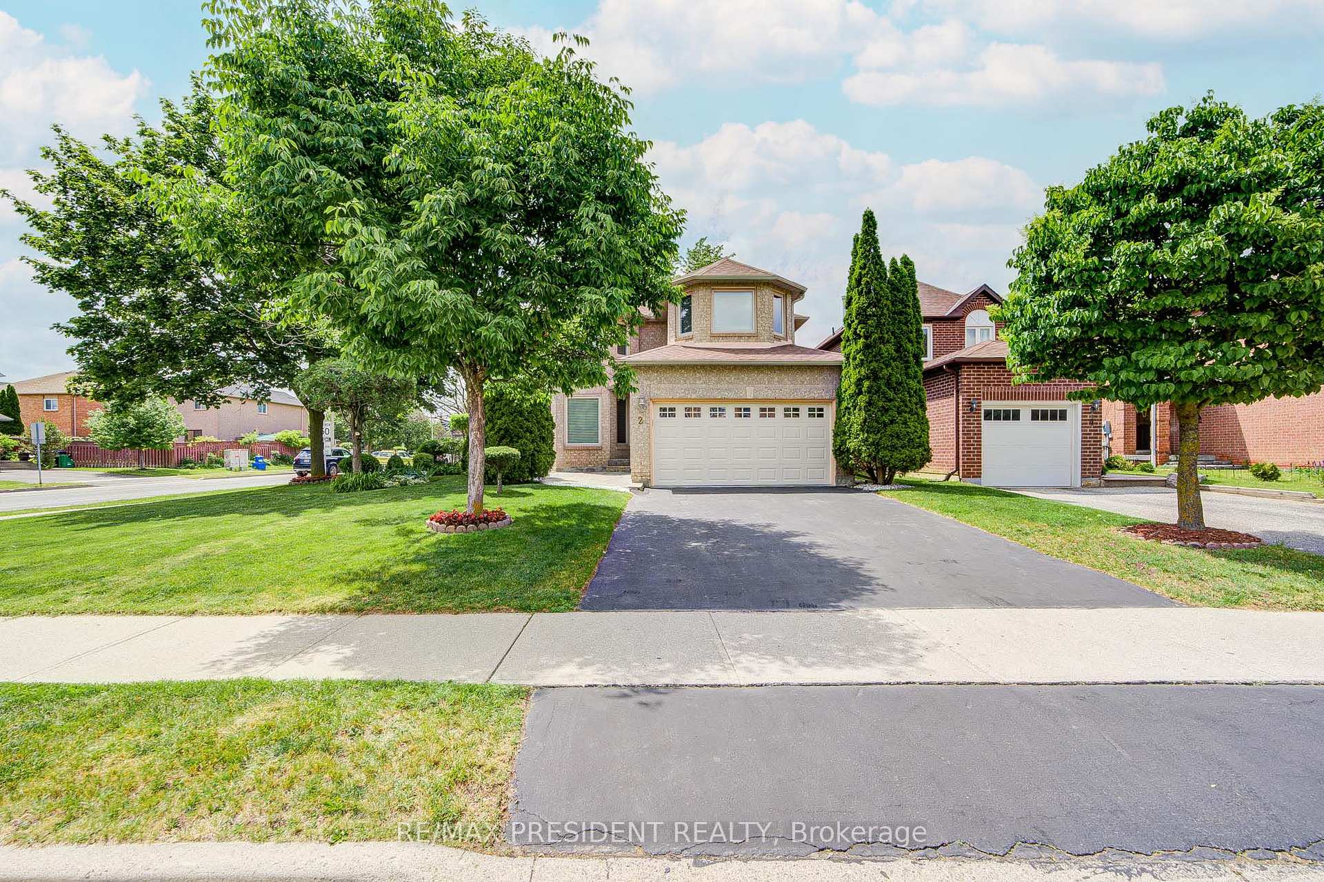2 Banner Road, Brampton, ON L6X 4K6