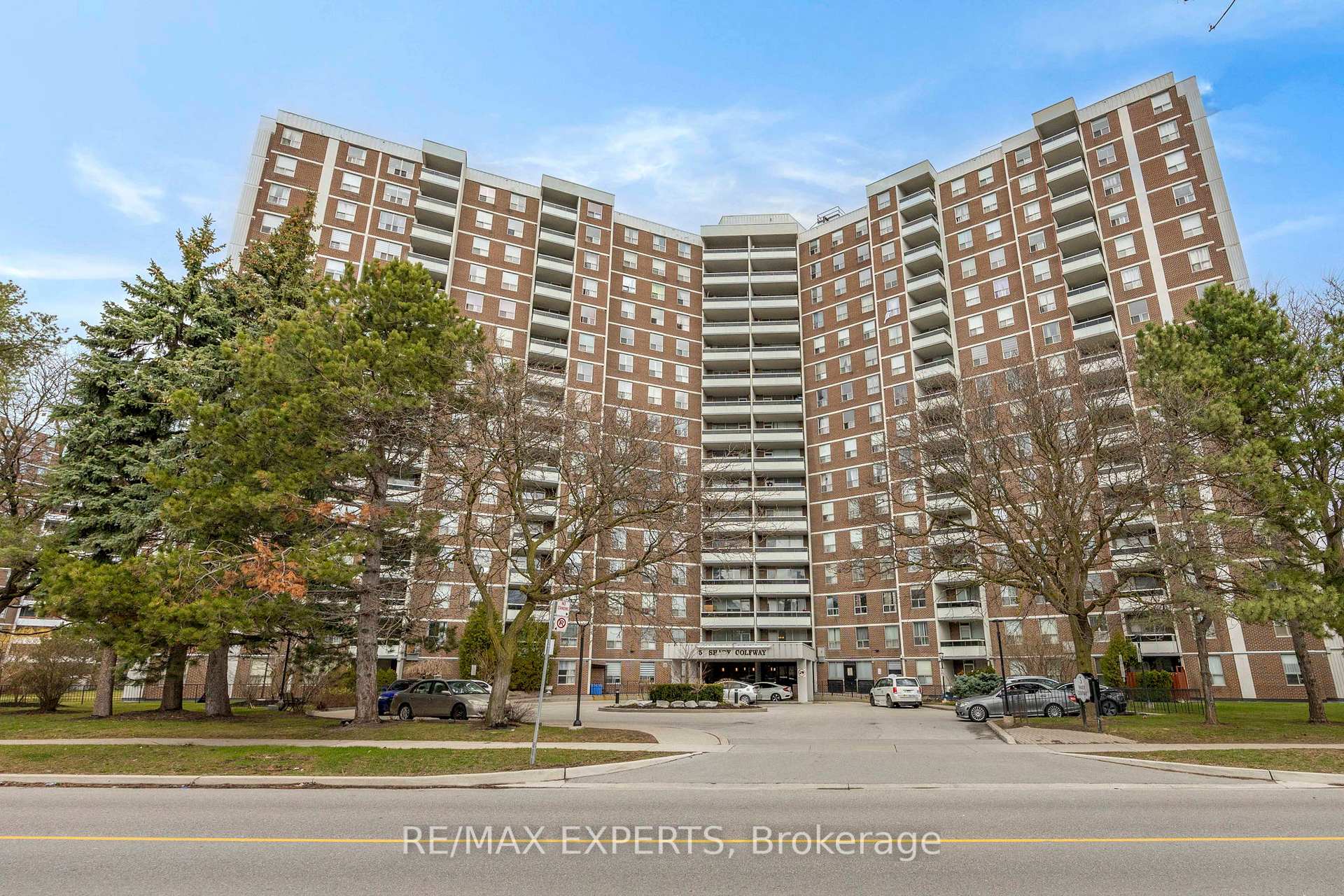 5 Shady Golfway 1417, Toronto, ON M3C 3A5