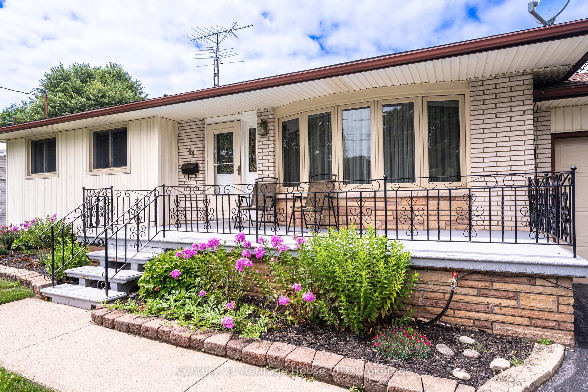 64 Croydon Drive, St. Catharines, ON L2M 1J7