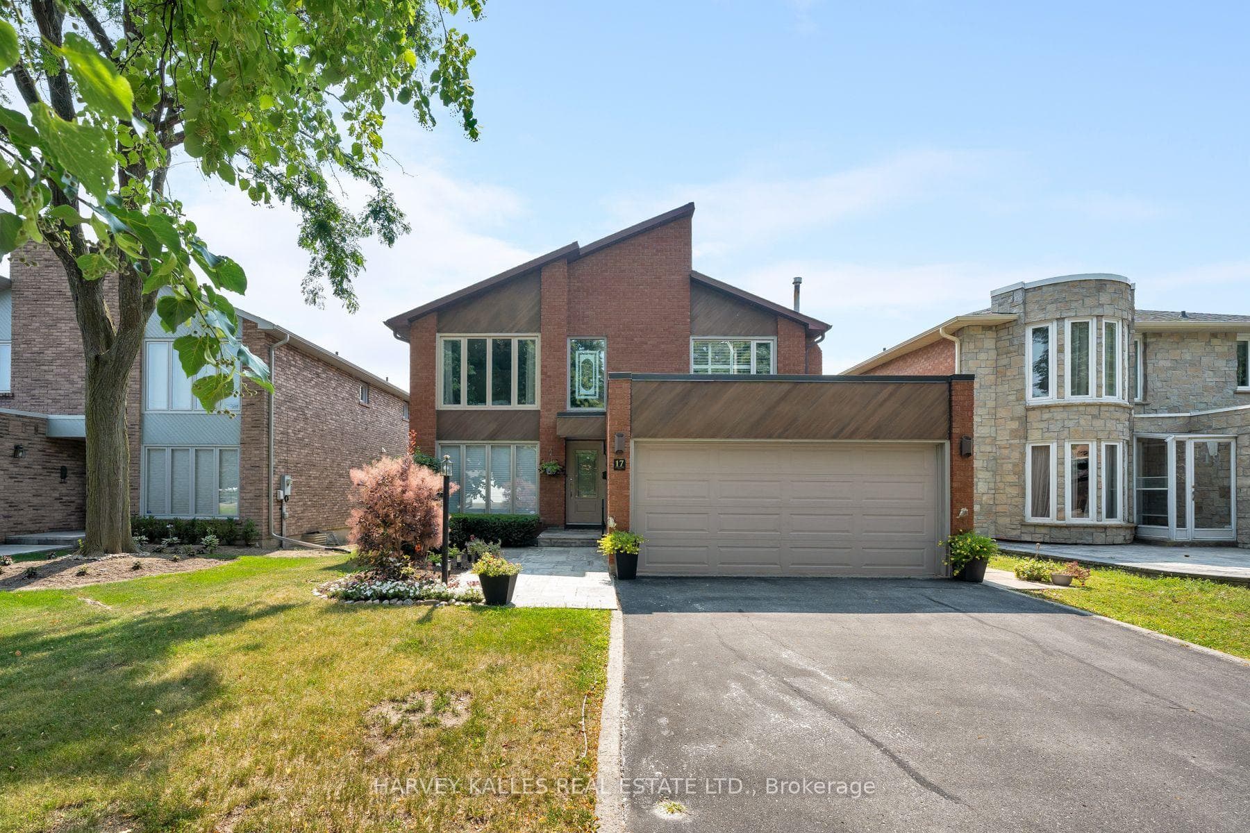 17 Peterborough Avenue, Markham, ON L3T 7B7