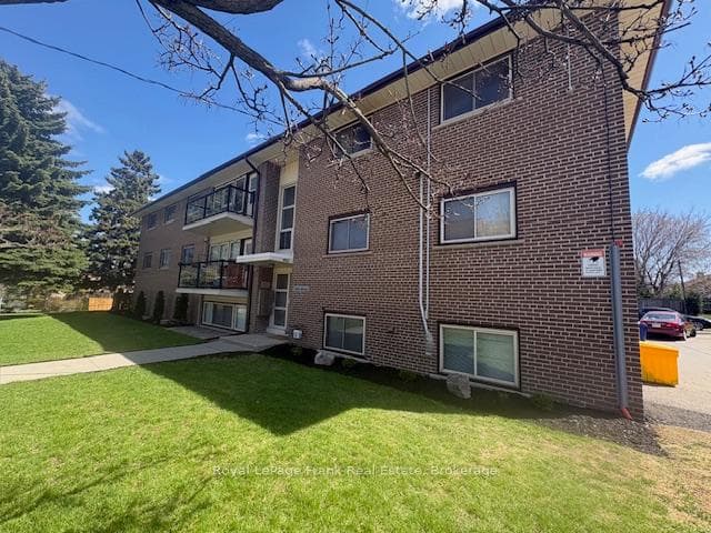 300 Athol Street, Whitby, ON L1N 3Z4