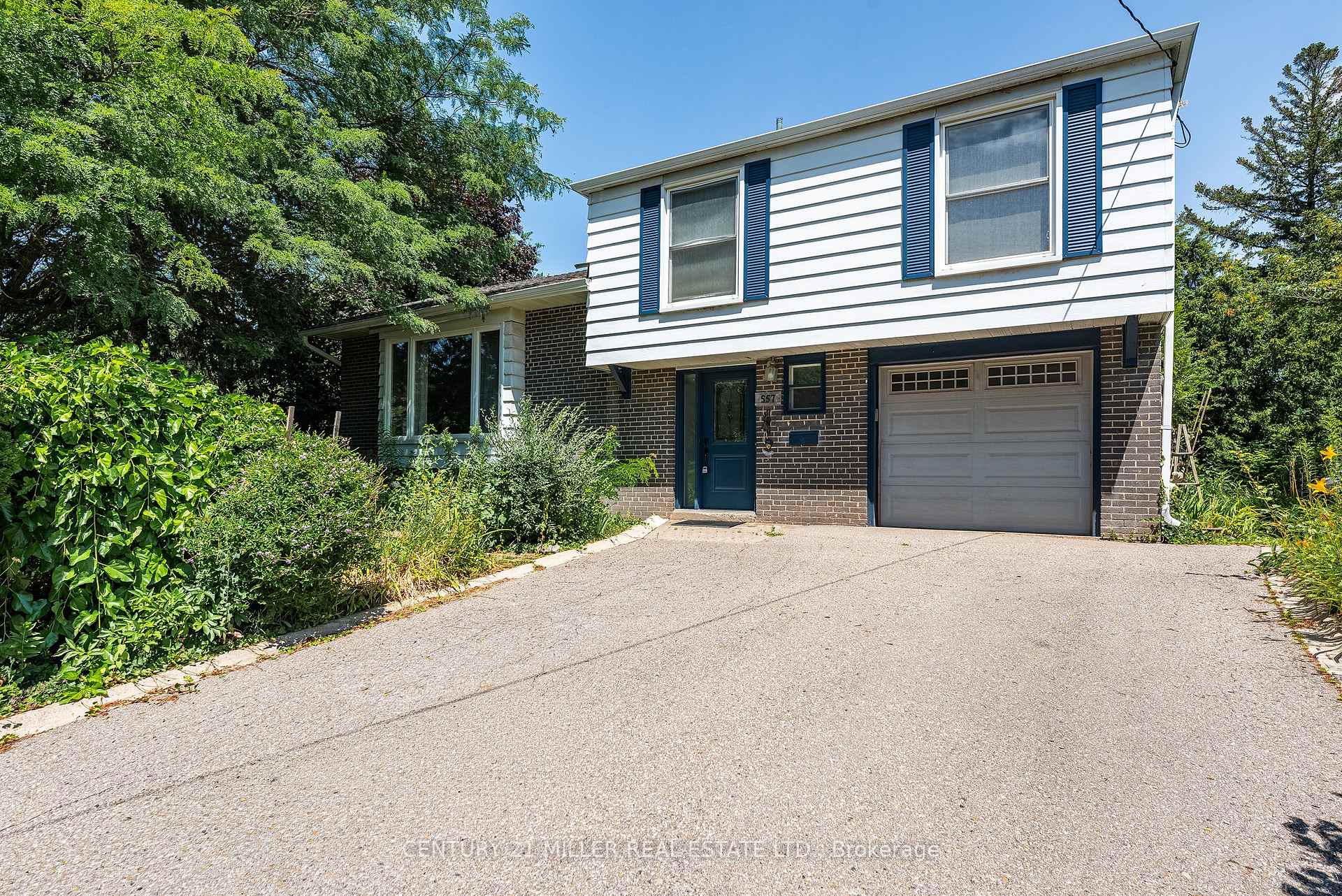 557 Trafford Crescent, Oakville, ON L6L 3T4