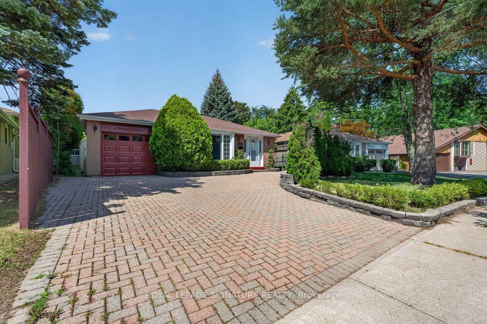 16 Earswick Drive, Toronto, ON M1E 1C6