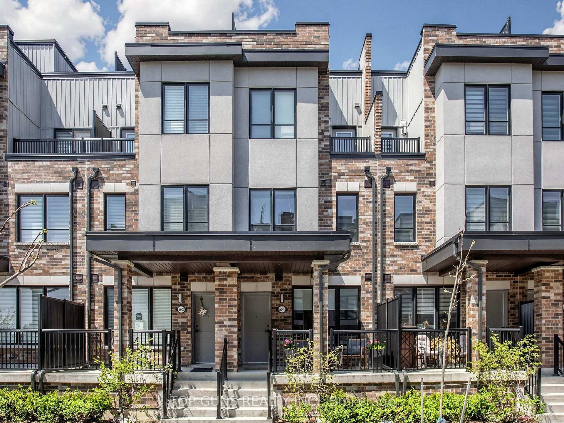 50 Baynes Way 4, Bradford West Gwillimbury, ON L3Z 4M4