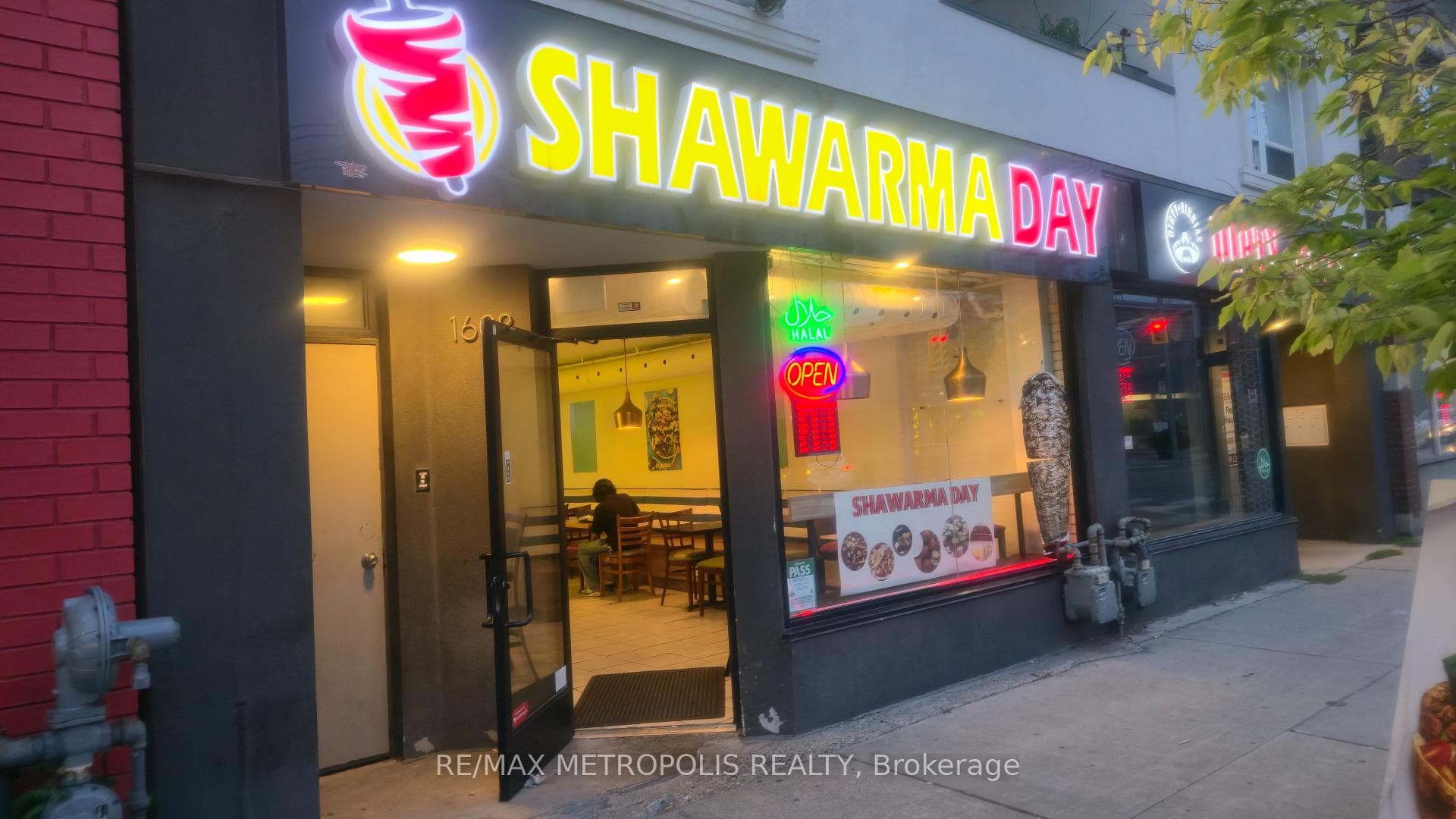 1608 Queen Street E, Toronto, ON M4L 1G2