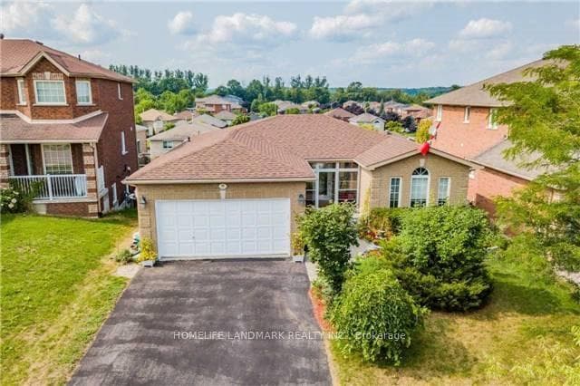 10 Marjoy Avenue Main, Barrie, ON L4M 6N6