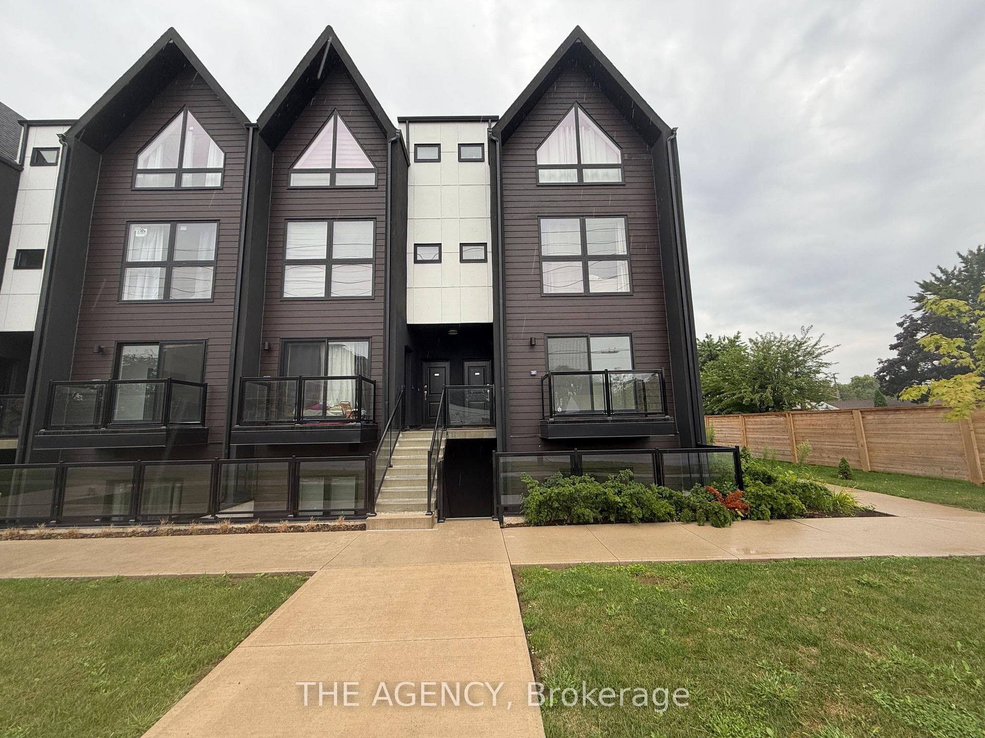 7277 Wilson Crescent 206, Niagara Falls, ON L2G 7G5