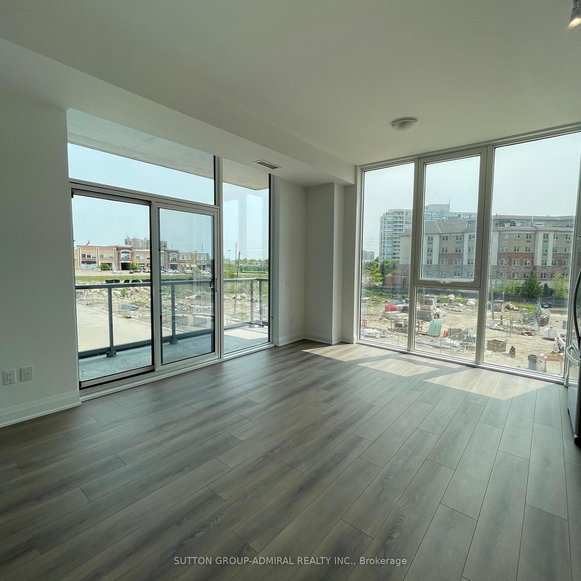 10 Gatineau Drive 201, Vaughan, ON L4J 8H5