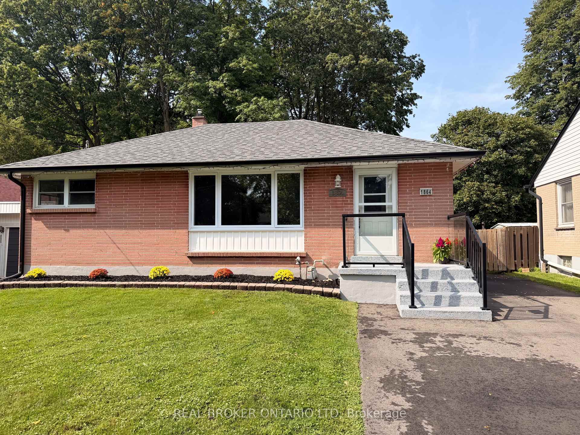 1864 Herbert Avenue, London East, ON N5V 2C5