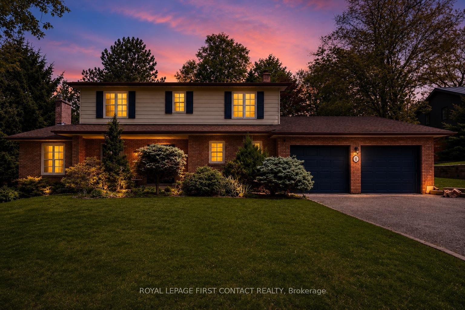 11 Forestwood Lane, Barrie, ON L4N 7S5