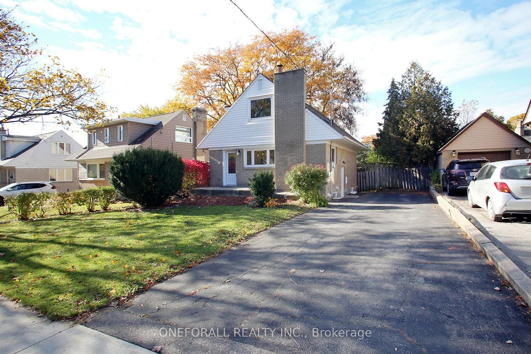 10 Esmond Crescent Main Floor & 2nd floor, Toronto, ON M9W 3P8