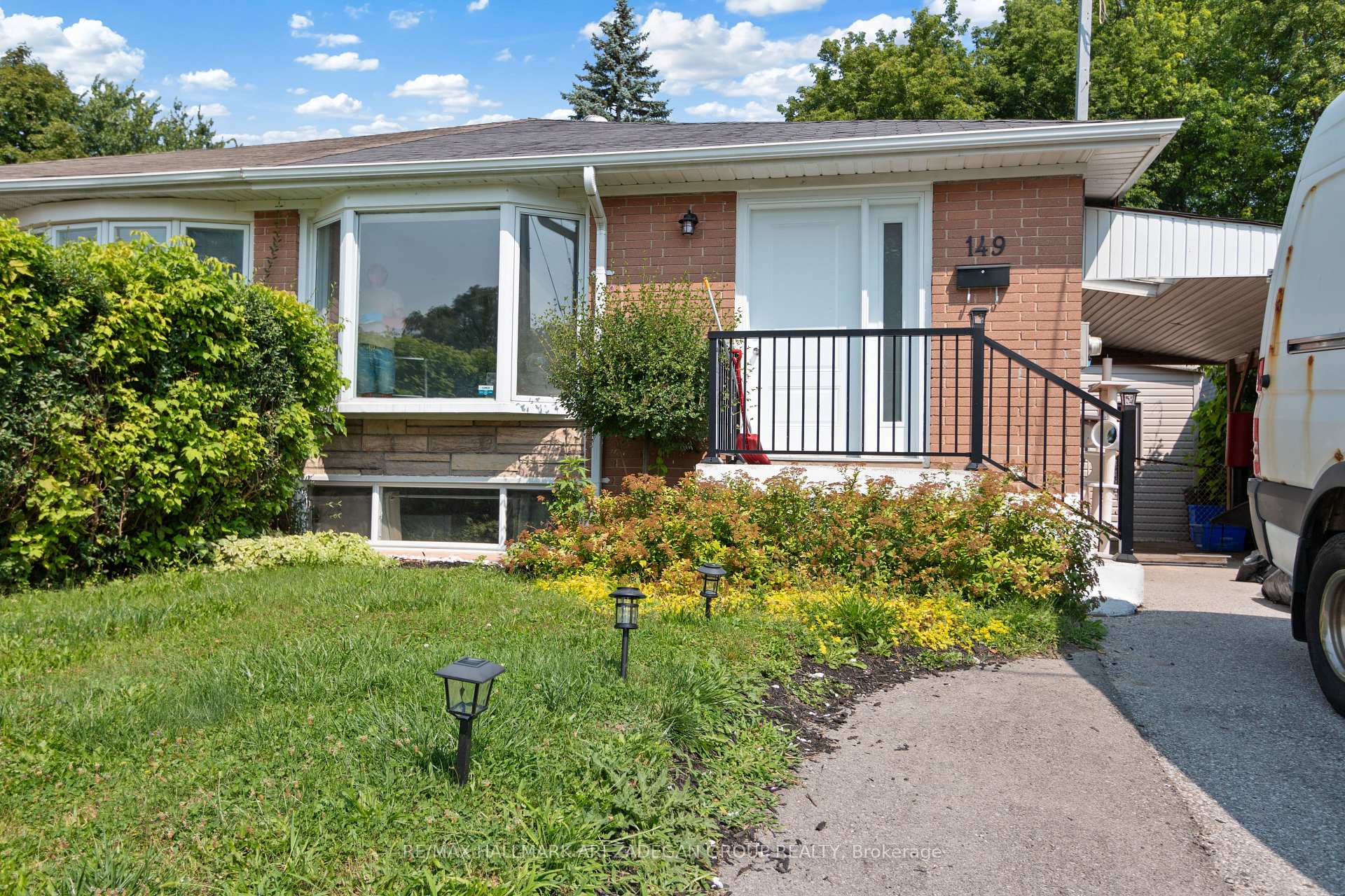 149 Septonne Avenue LF, Newmarket, ON L3Y 2W4