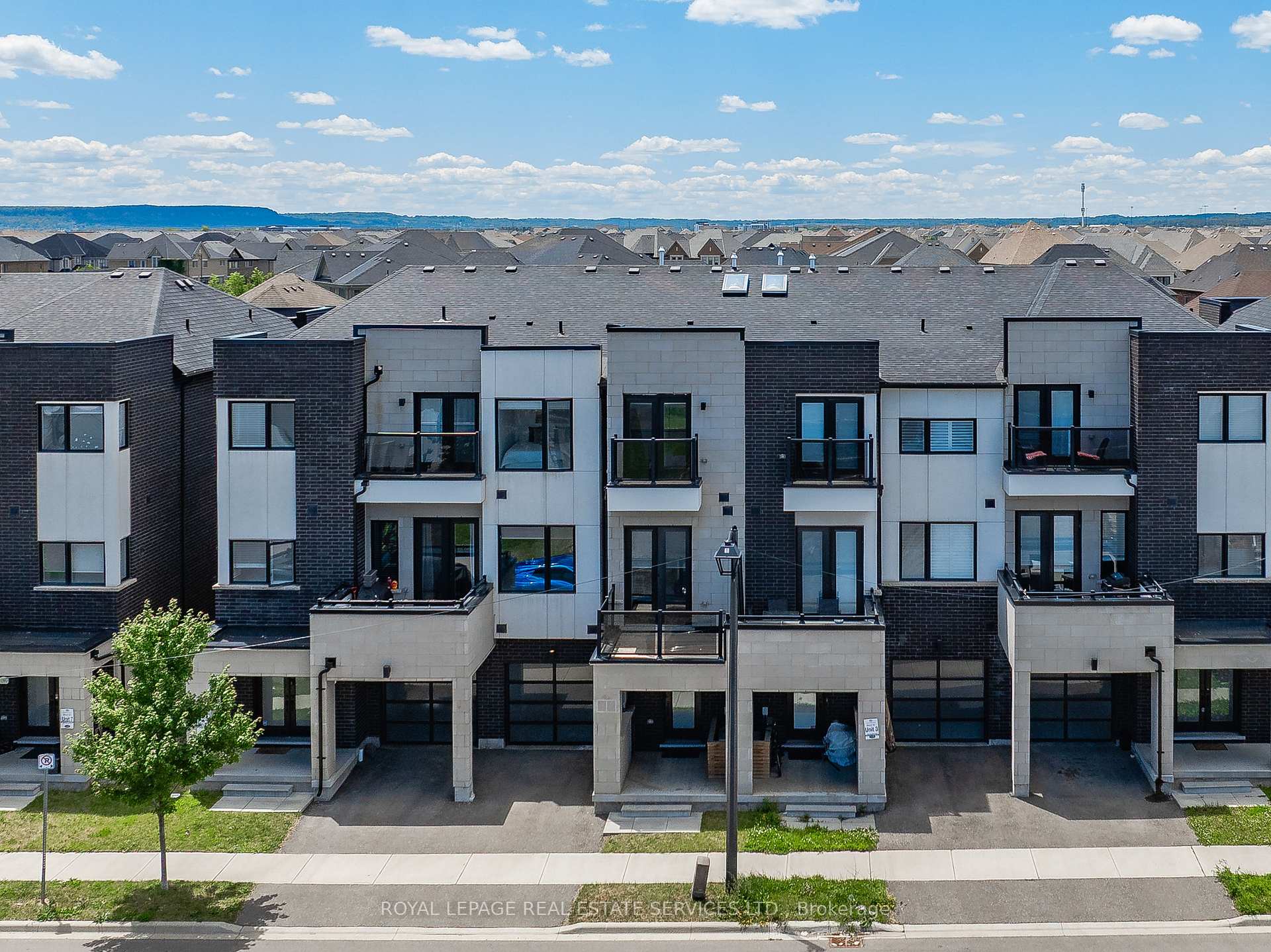 1403 Clarriage Court, Milton, ON L9E 1L6