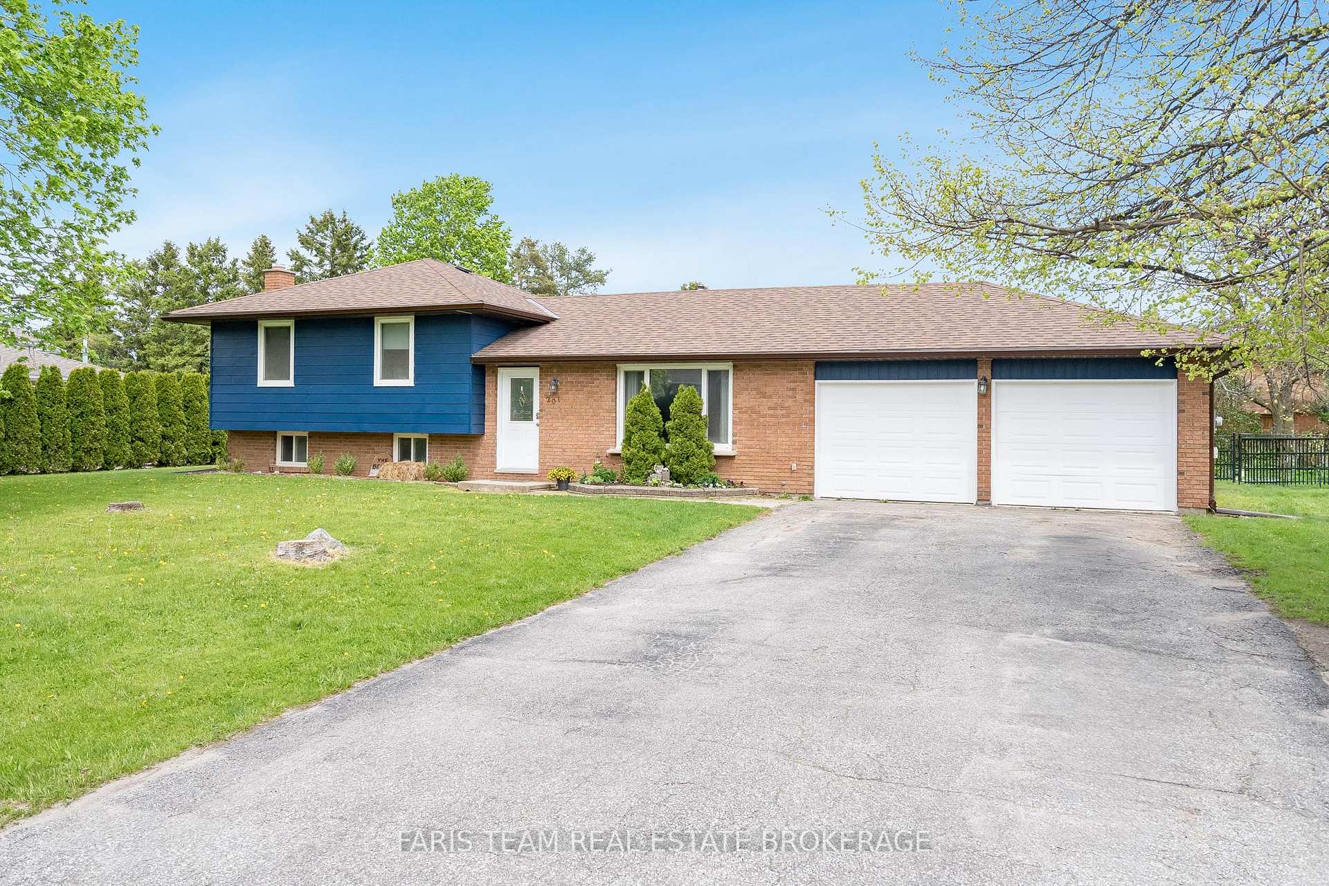 201 Parkside Crescent, Innisfil, ON L9S 1G2