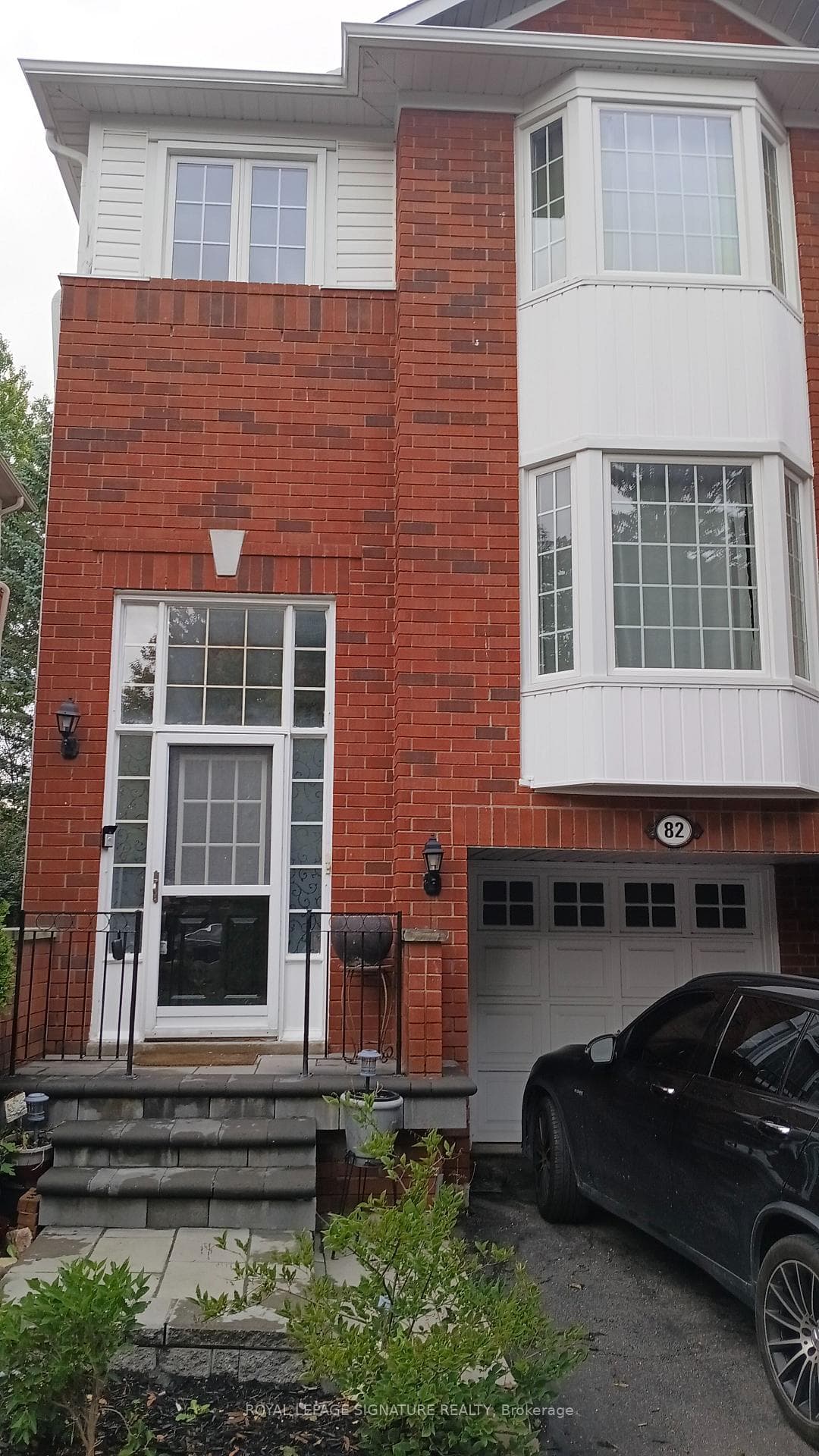 82 Mosaics Avenue, Aurora, ON L4G 7L5