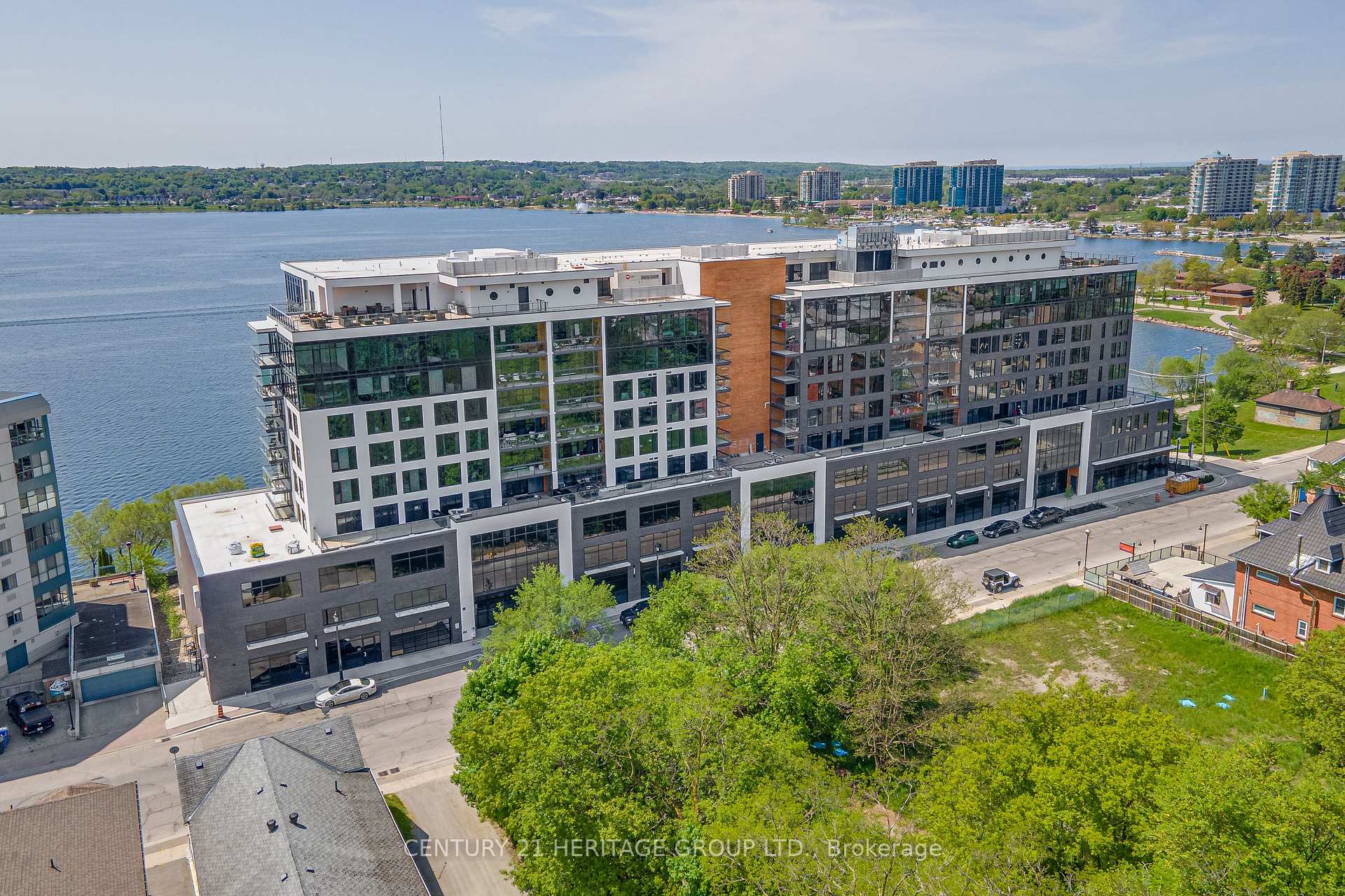 185 Dunlop Street E 922, Barrie, ON L4M 0L7