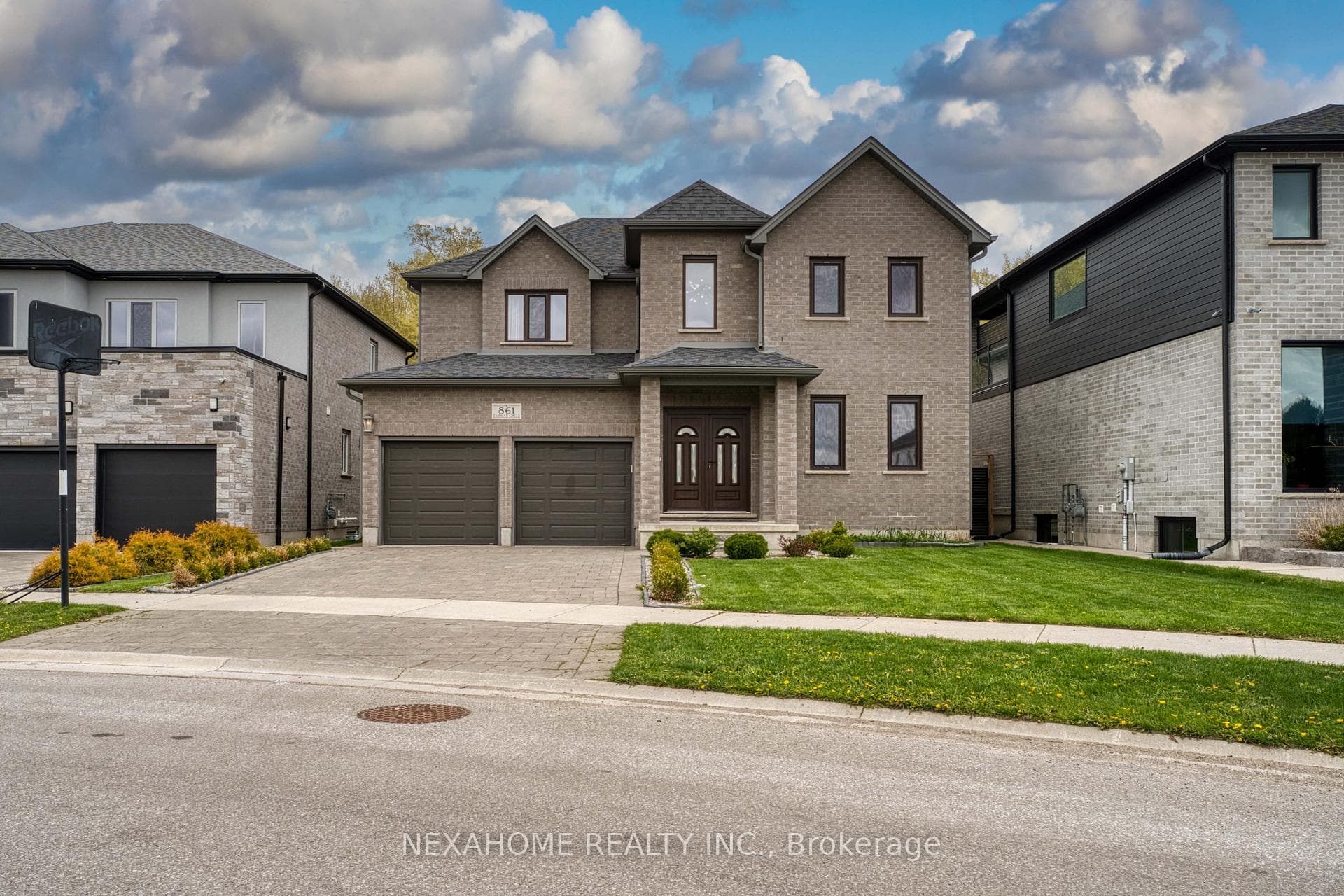 861 Zaifman Circle, London North, ON N5X 0M9
