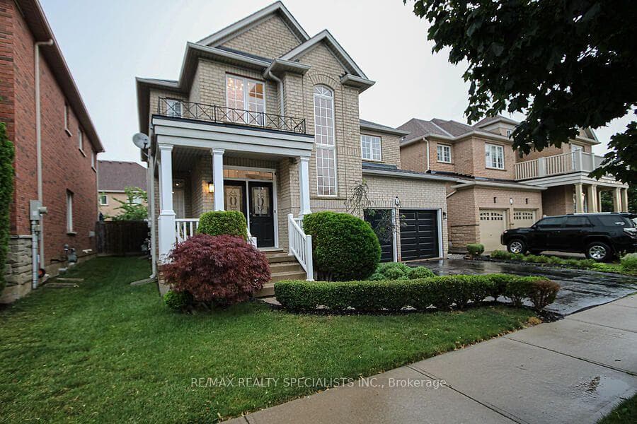 7 Kingspoint Circle, Hamilton, ON L8E 6C5