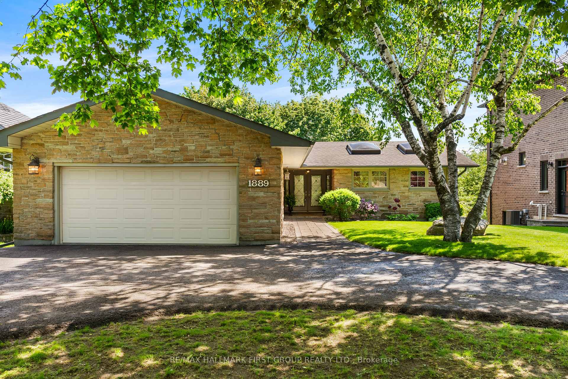1889 APPLEVIEW Road, Pickering, ON L1V 1T7