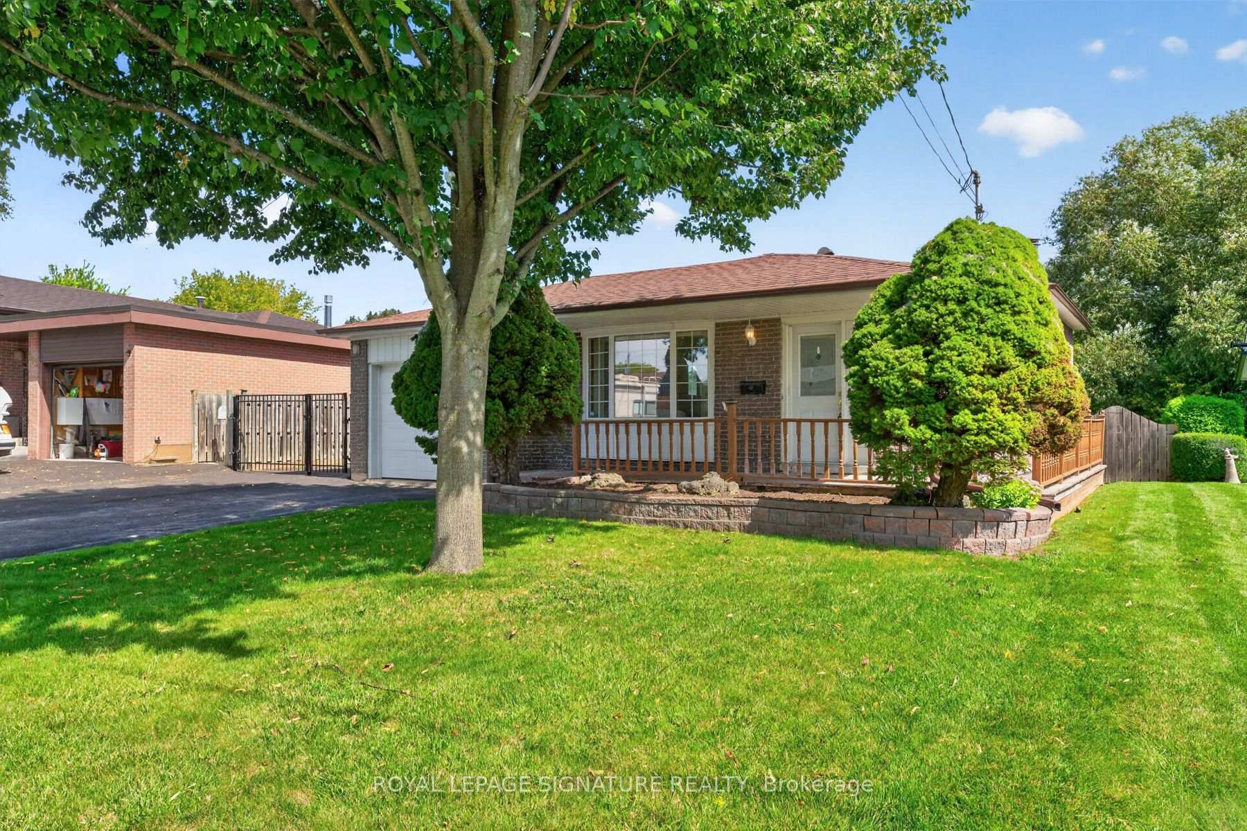 681 Balaton Avenue, Pickering, ON L1W 1W2