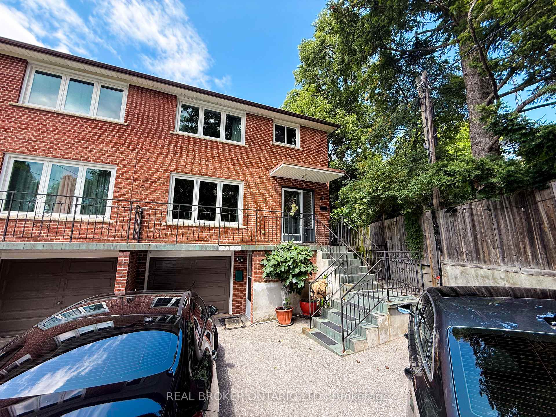14 Gooch Court Lower Level, Toronto, ON M6S 2N8