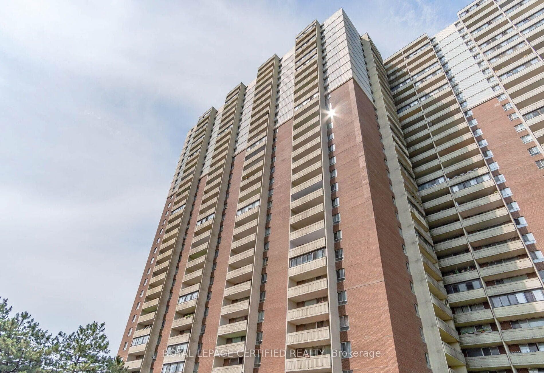 1 Massey Square 1208, Toronto, ON M4C 5L4