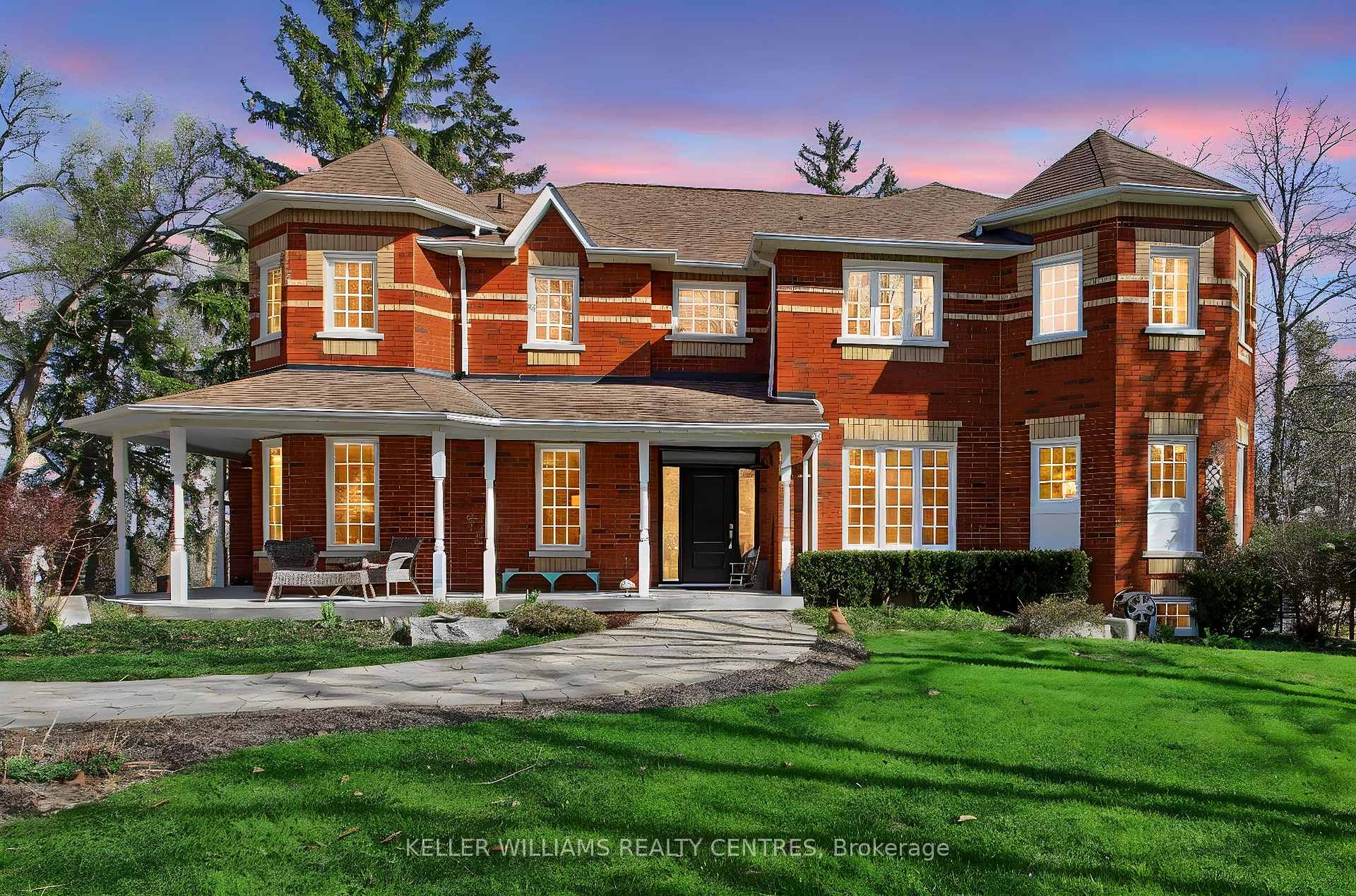276 Ridge Road, Aurora, ON L4G 0M3