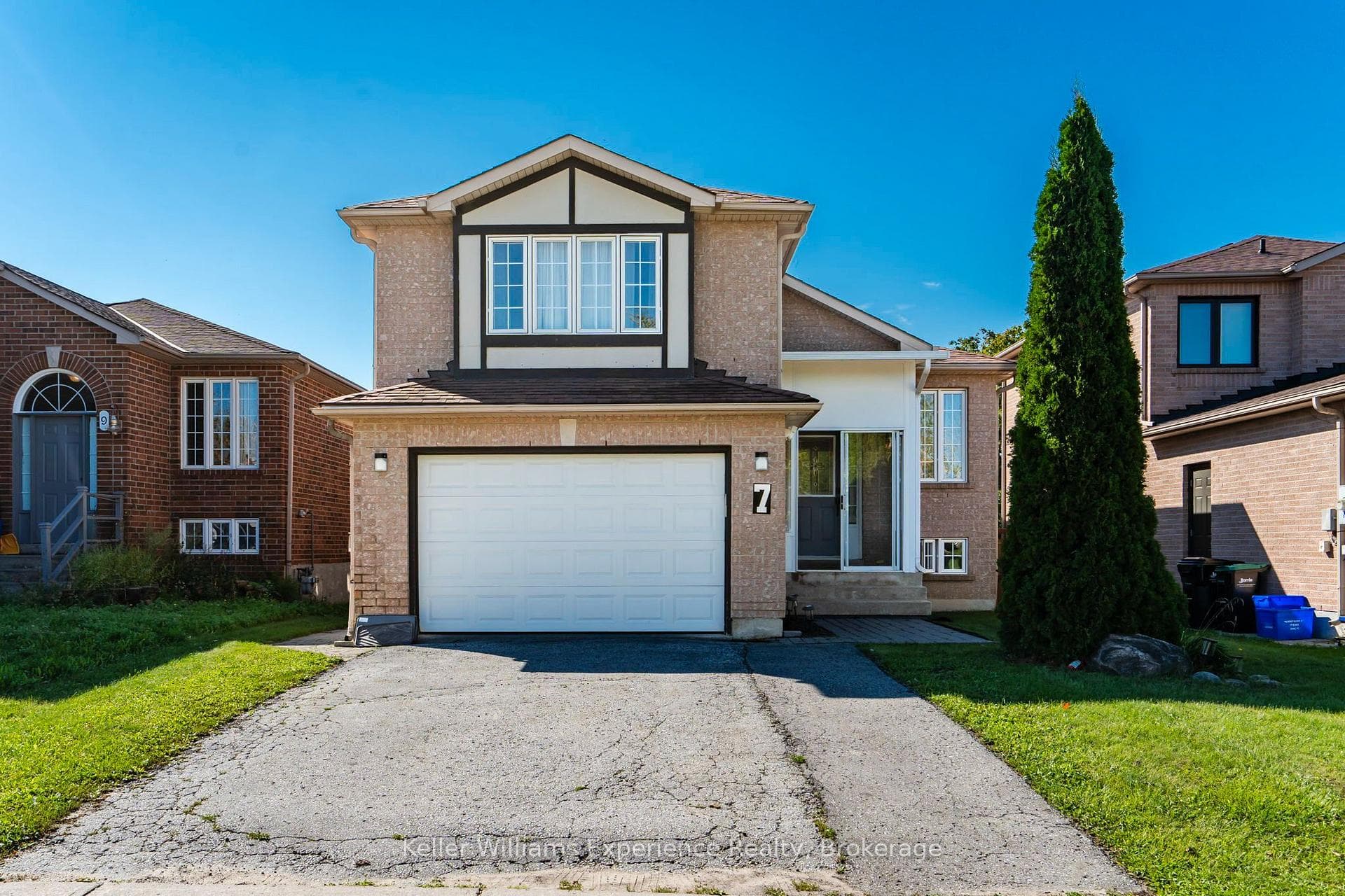 7 Golds Crescent, Barrie, ON L4N 8R2