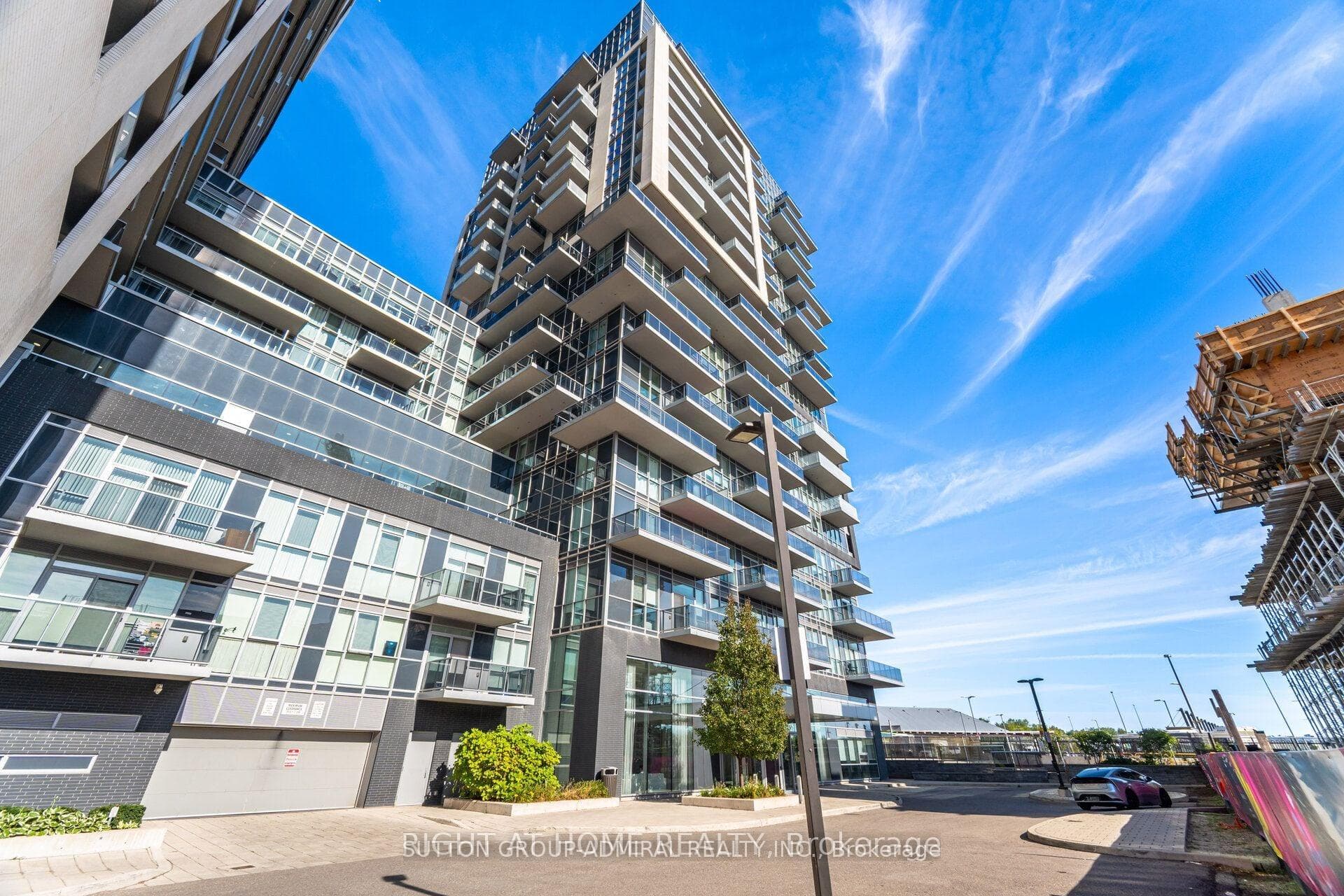 2093 Fairview Street 809, Burlington, ON L7R 0E6