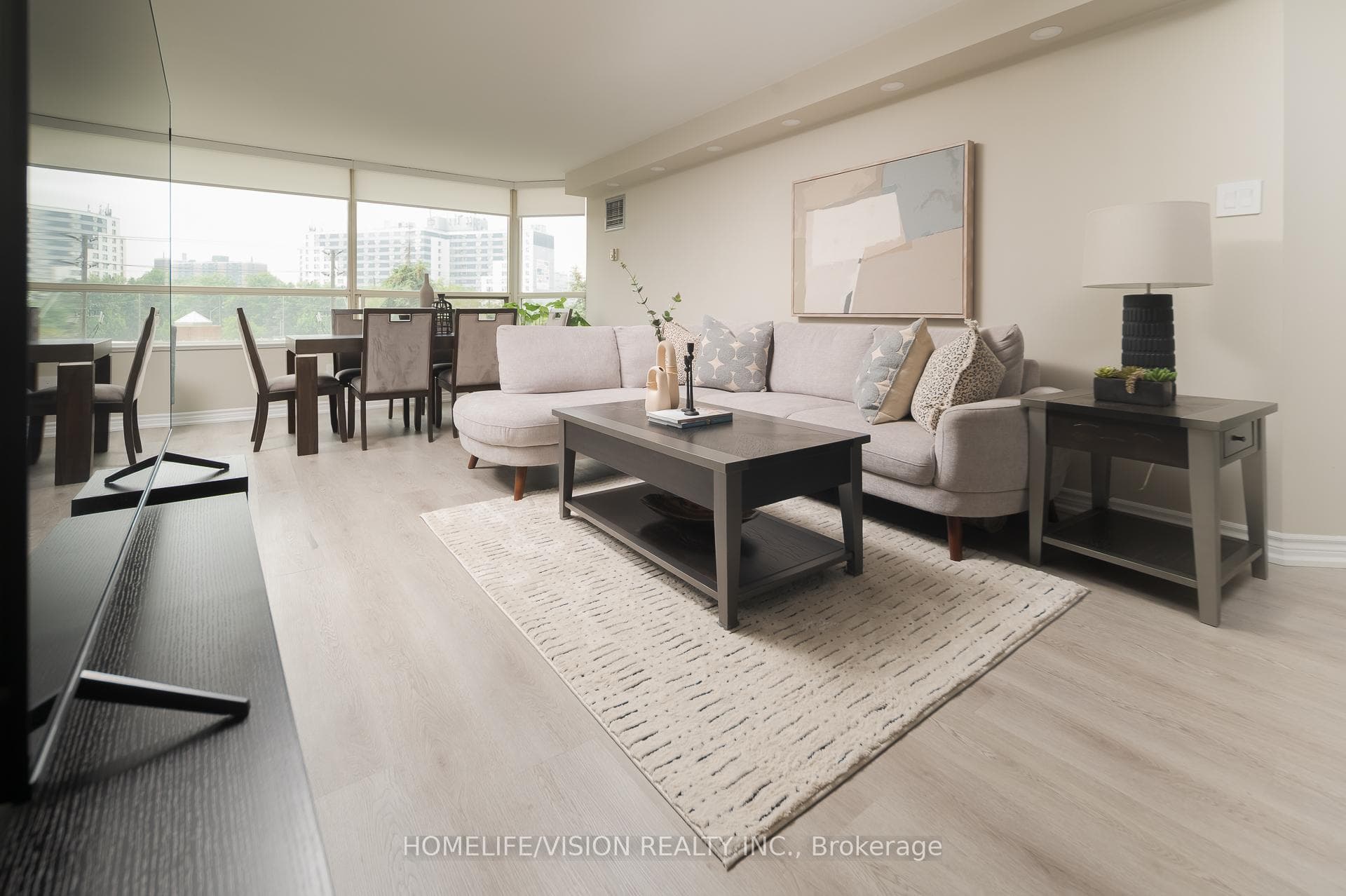 7 Townsgate Drive 413, Vaughan, ON L4J 7Z9