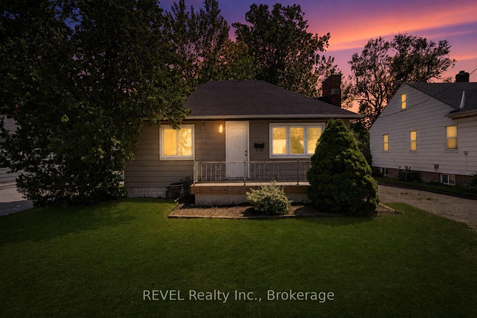 6482 Mcleod Road, Niagara Falls, ON L2G 3G1