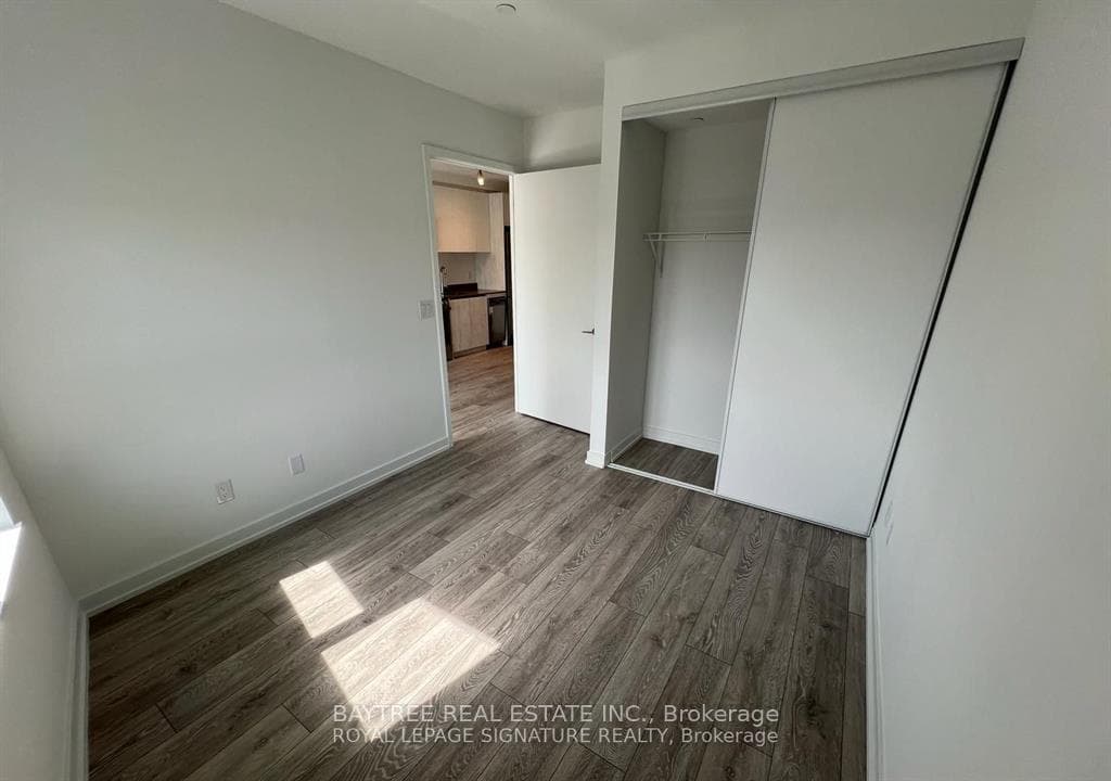 95 Oneida Crescent 603, Richmond Hill, ON L4B 0B1