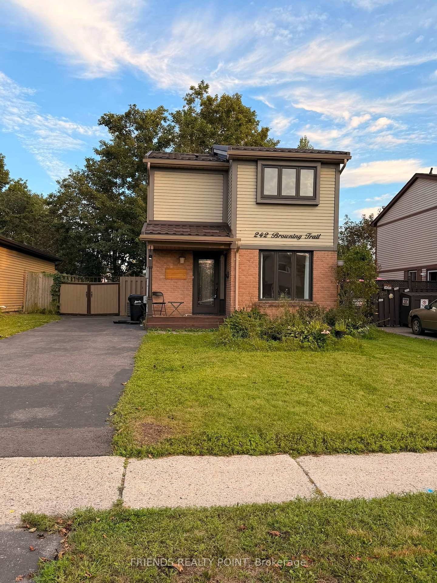 242 Browning Trail, Barrie, ON L4N 5C1